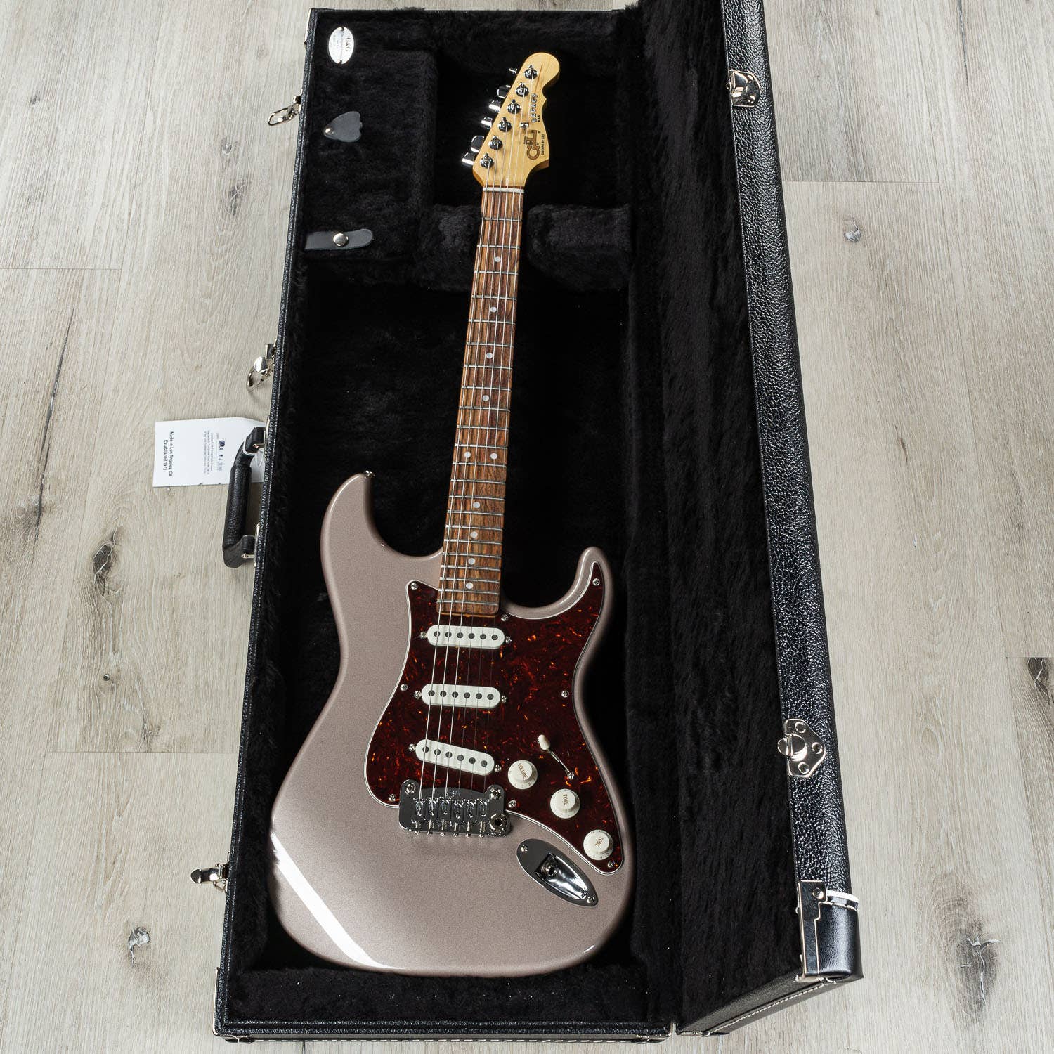 G&L Fullerton Deluxe Legacy Electric Guitar, Caribbean Rosewood, Shoreline Gold