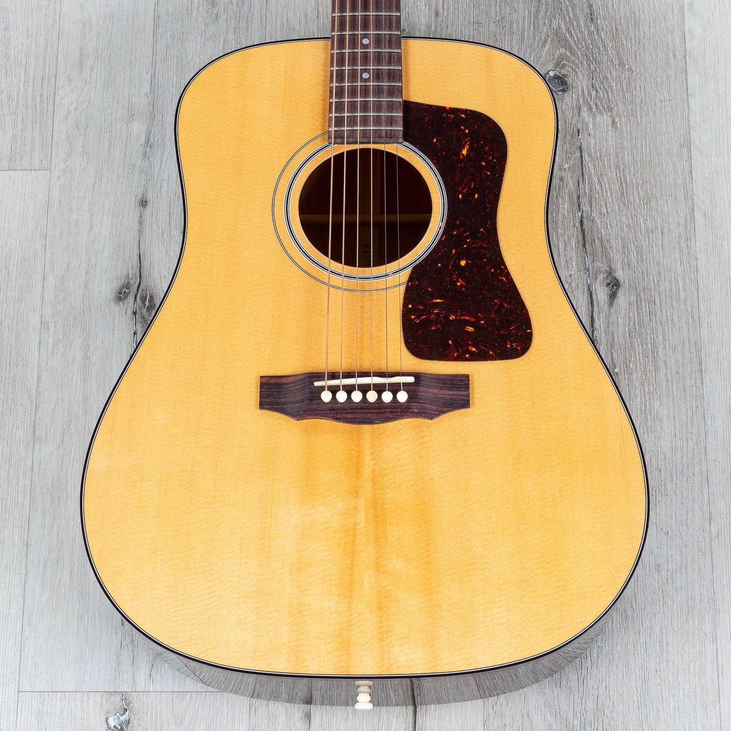 Guild D-40 Traditional Dreadnought Acoustic Guitar, Solid Sitka Spruce Top (B-STOCK)