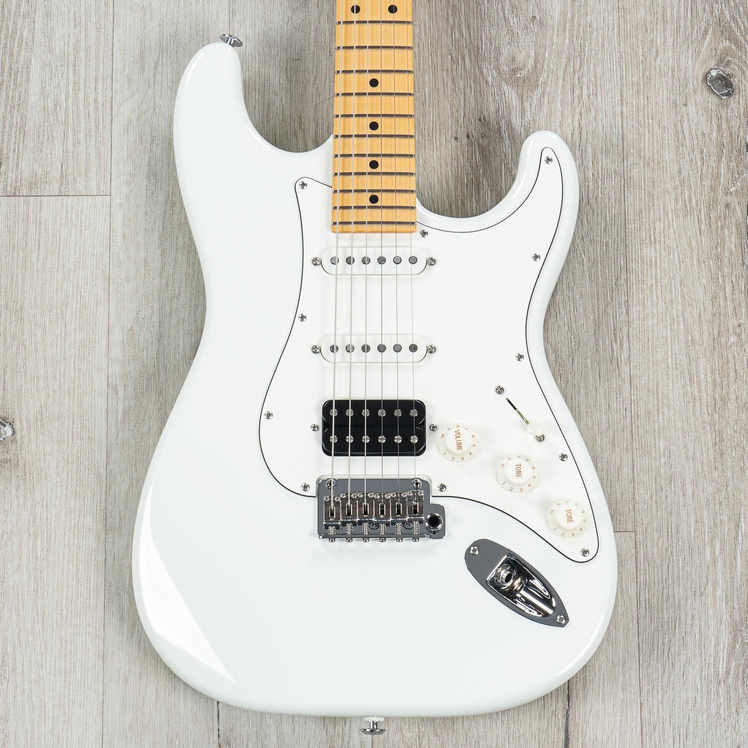 Suhr Classic S Electric Guitar, HSS, Maple Fingerboard, SSCII, Deluxe Padded Gig Bag - Olympic White