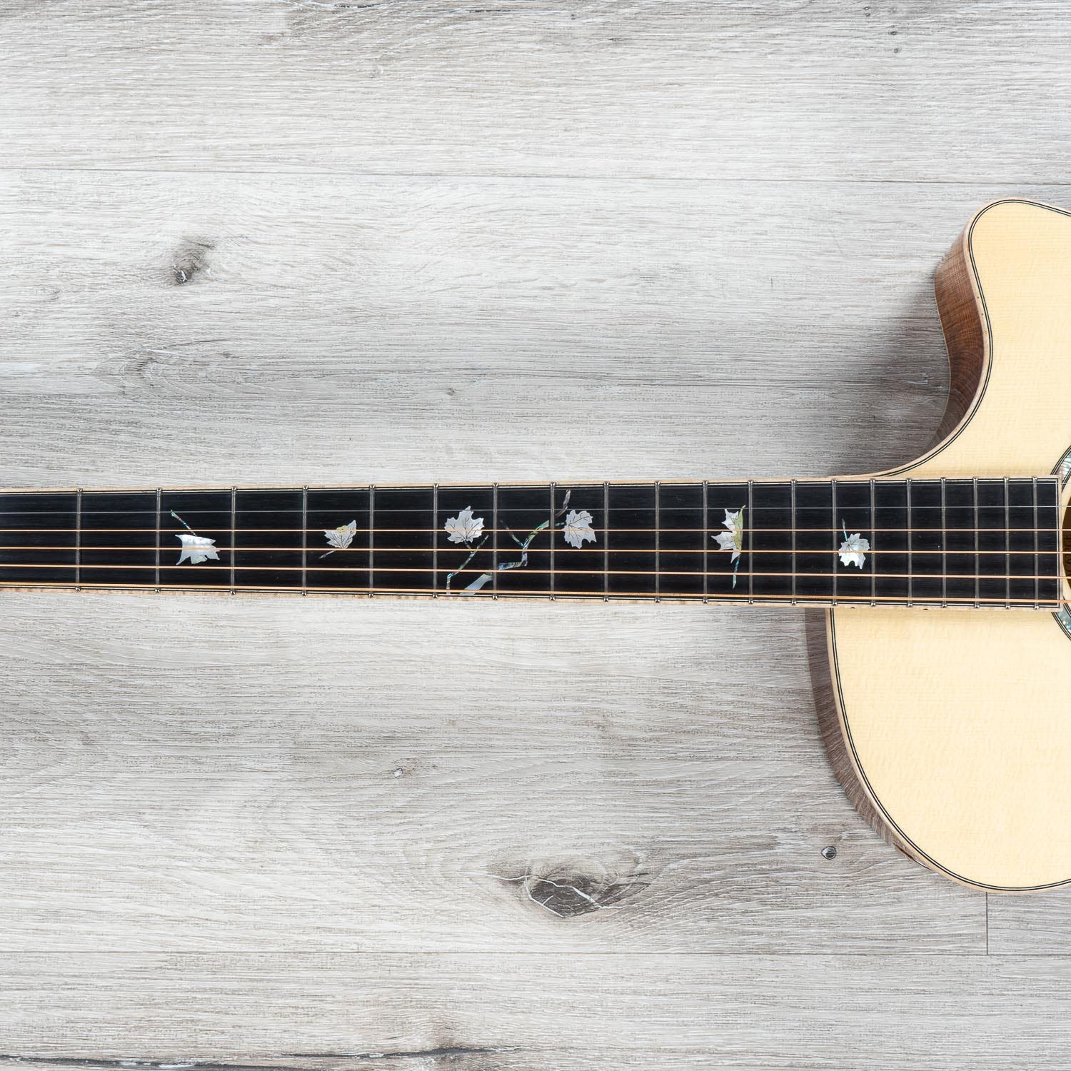 Eastman AC622CE Acoustic Electric Guitar, Ebony board, Solid European Spruce Top
