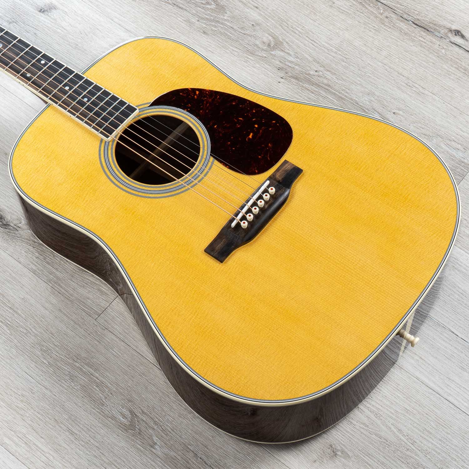 Martin Standard Series D-35 Dreadnought Acoustic Guitar with Hard Case - Natural