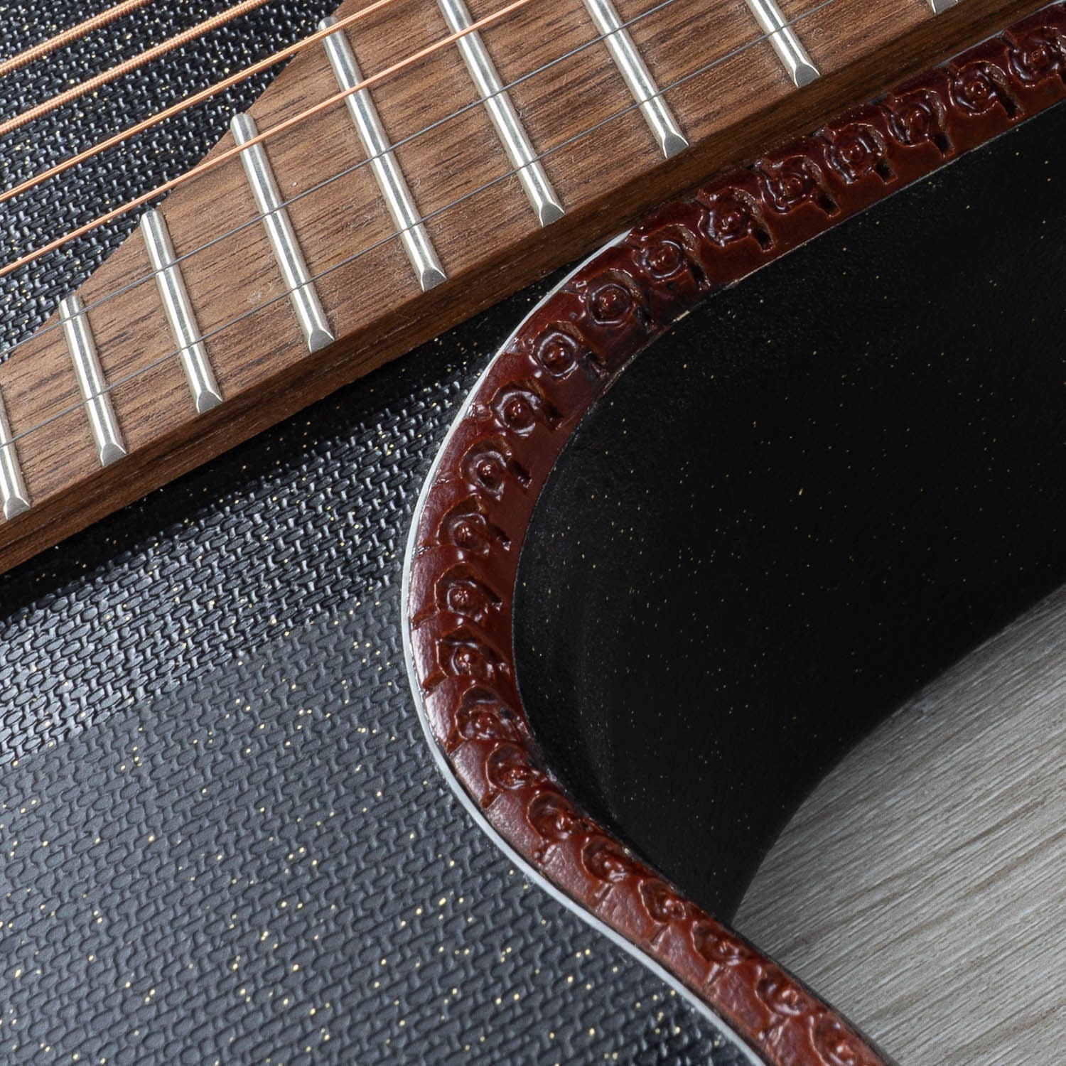 Ovation Adamas 2087GT-5 Deep Contour Acoustic Electric Guitar, Carbon Fiber Top