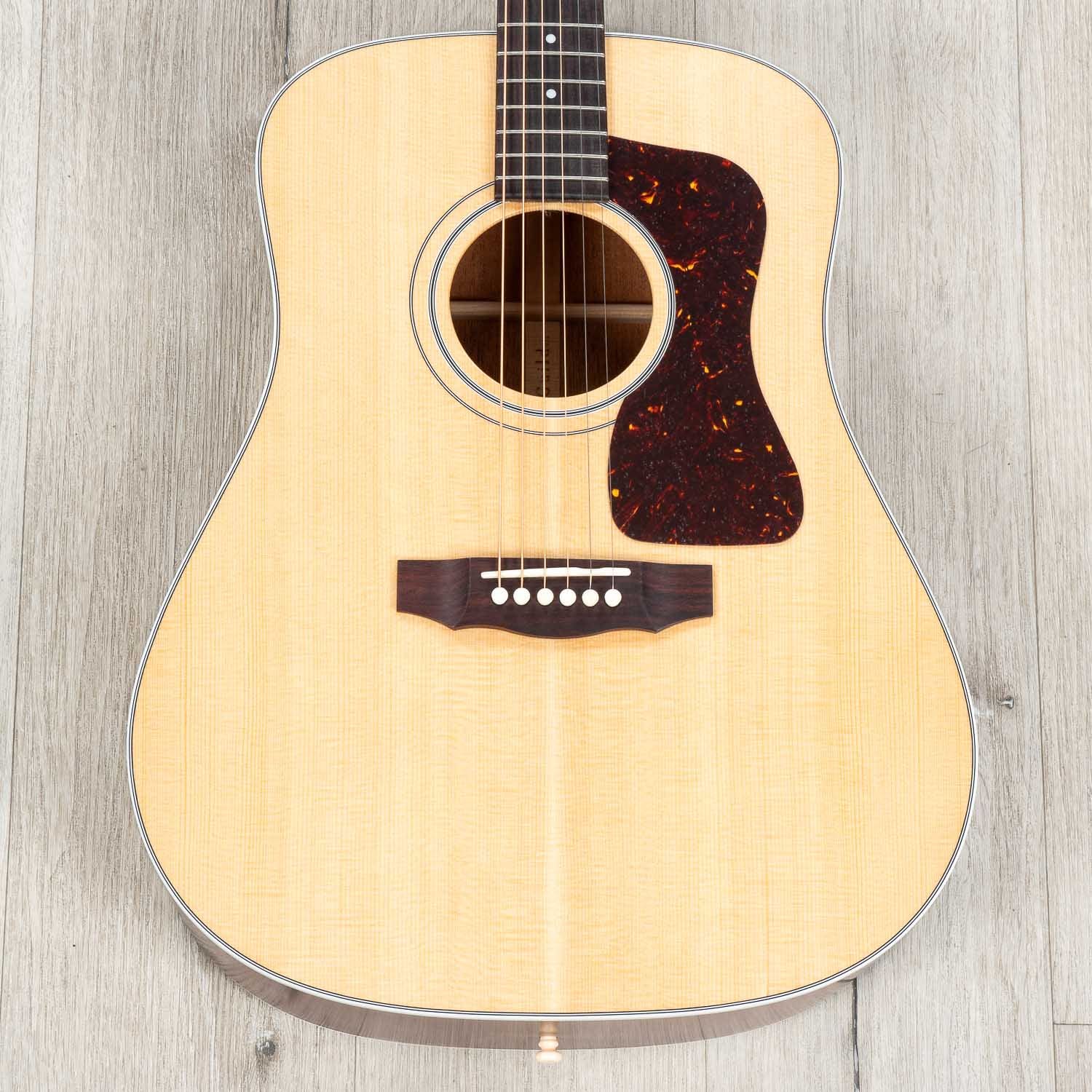 Guild D-40 Standard Dreadnought Acoustic Guitar, Mahogany Back & Sides, Natural Vintage Gloss