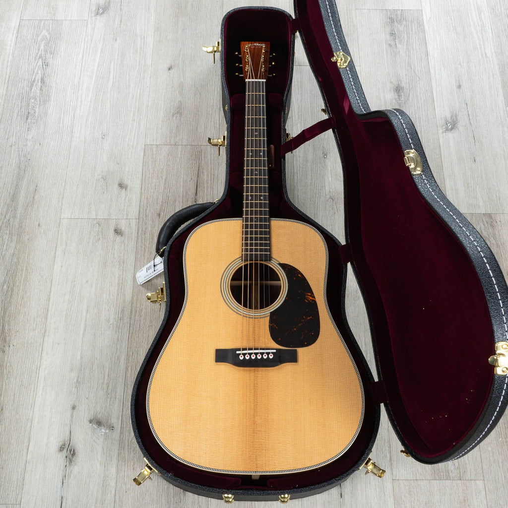 Martin Guitars D-28 Modern Deluxe Acoustic Guitar, Rosewood Back & Sides, Sitka Spruce Top