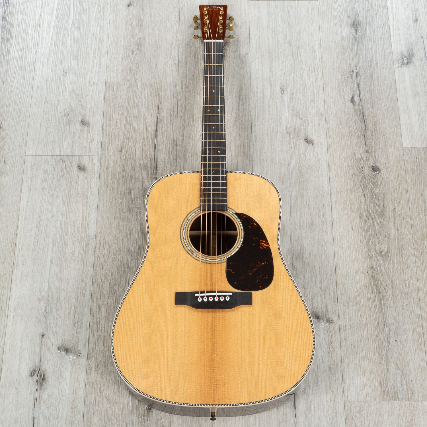 Martin Guitars D-28 Modern Deluxe Acoustic Guitar, Rosewood Back & Sides, Sitka Spruce Top