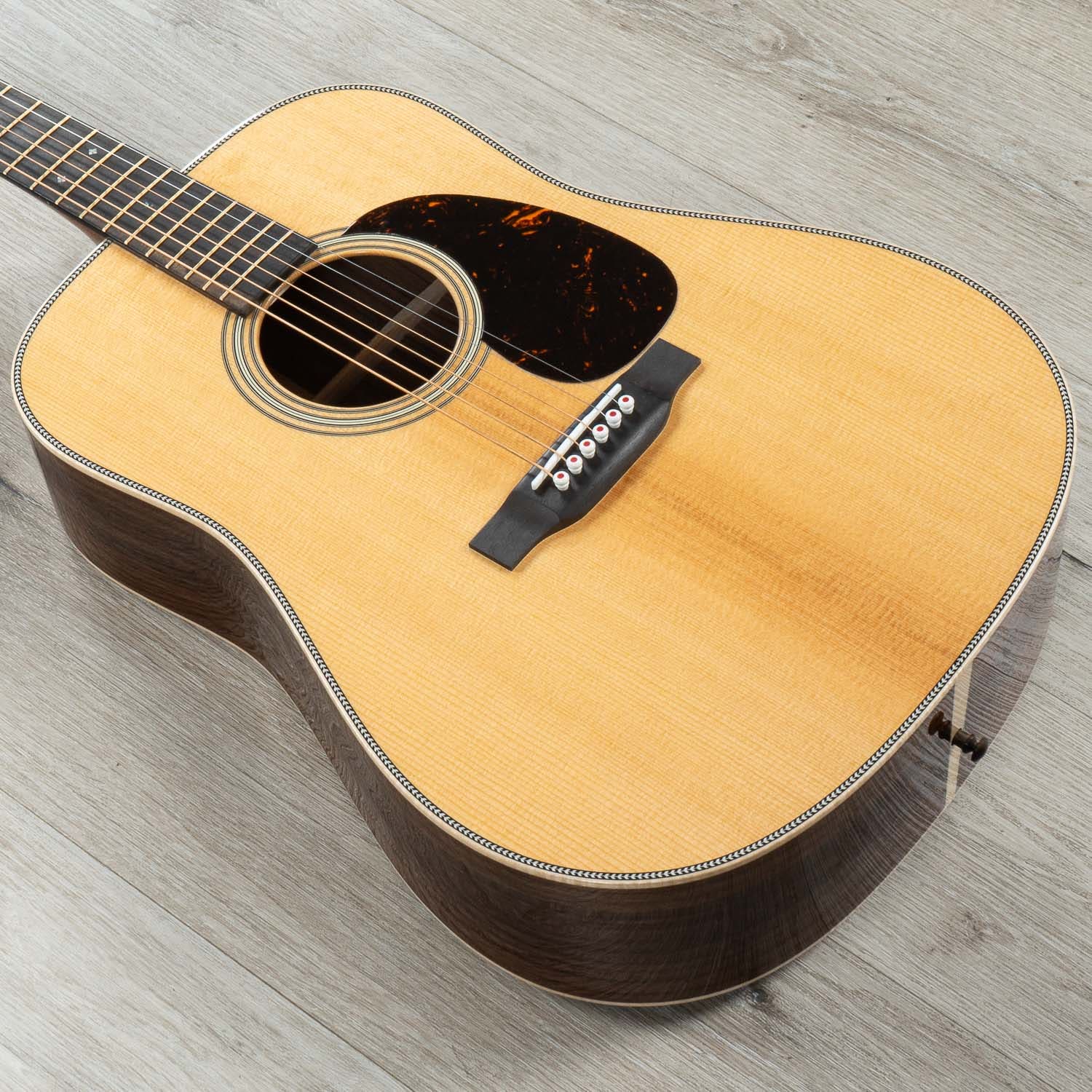 Martin Guitars D-28 Modern Deluxe Acoustic Guitar, Rosewood Back & Sides, Sitka Spruce Top