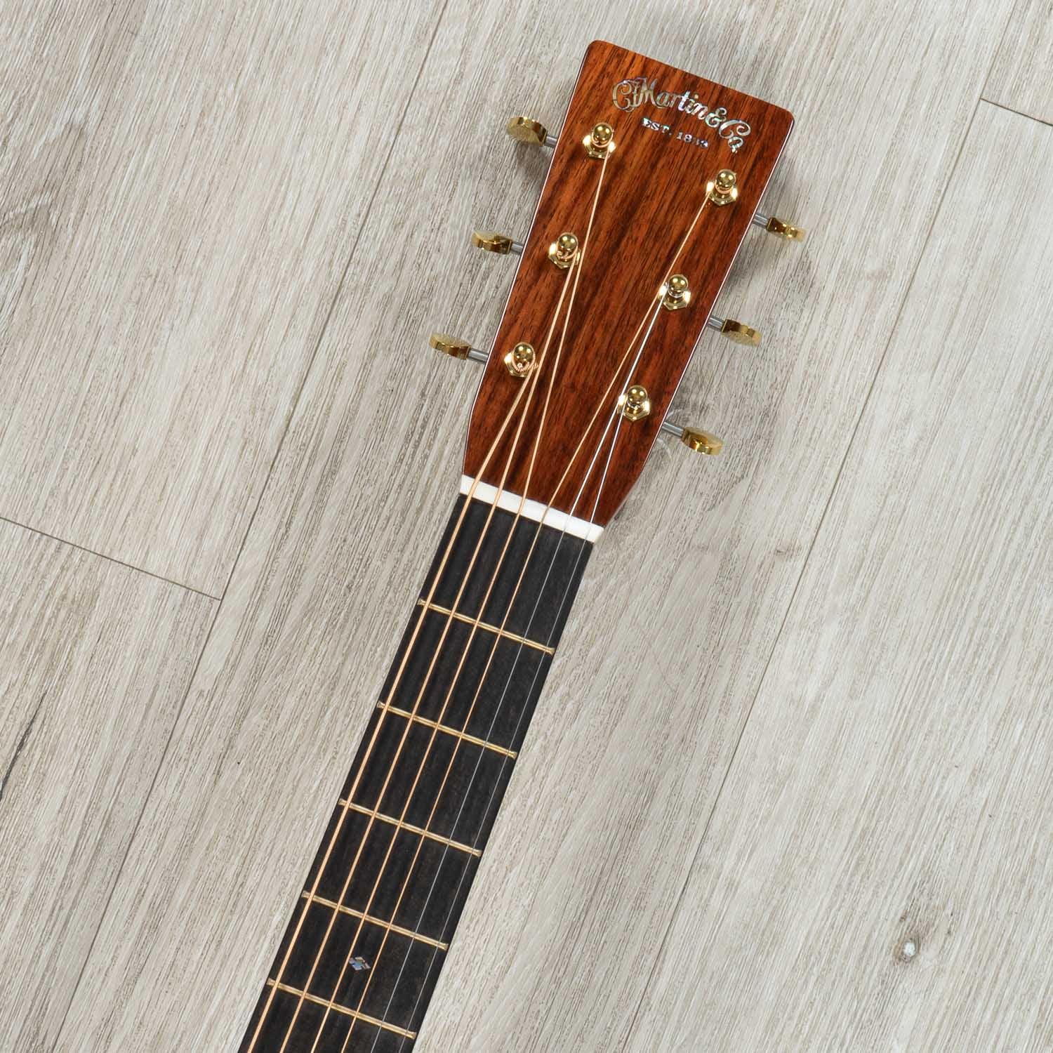 Martin Guitars D-28 Modern Deluxe Acoustic Guitar, Rosewood Back & Sides, Sitka Spruce Top