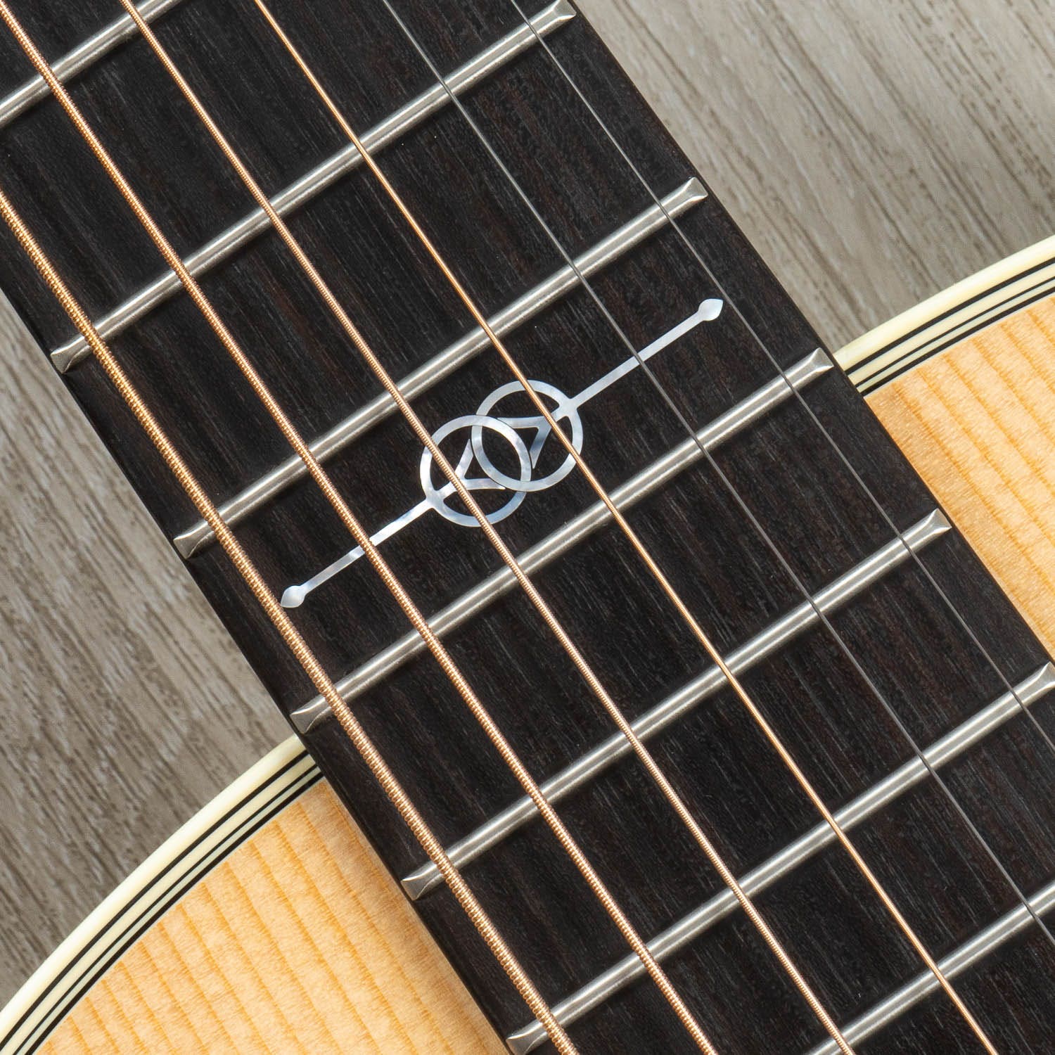 Alvarez Yairi Masterworks PYM70 Acoustic Parlor Guitar, Solid AAA Sitka Spruce Top
