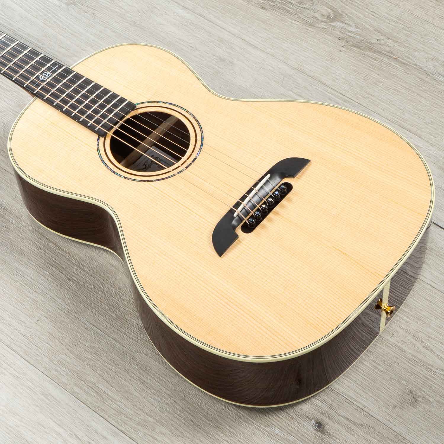 Alvarez Yairi Masterworks PYM70 Parlor Acoustic Guitar, Solid AAA Sitka Spruce