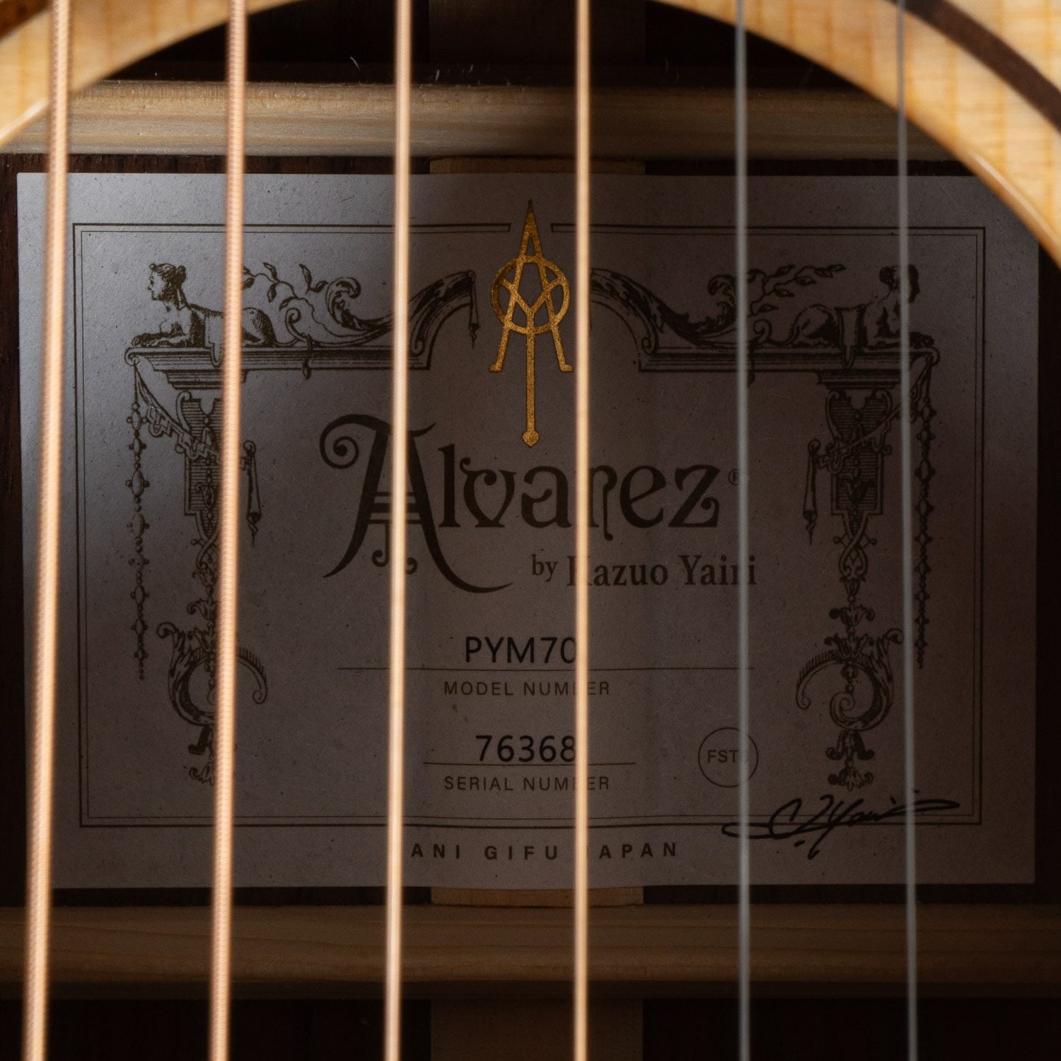 Alvarez Yairi Masterworks PYM70 Parlor Acoustic Guitar, Solid AAA Sitka Spruce