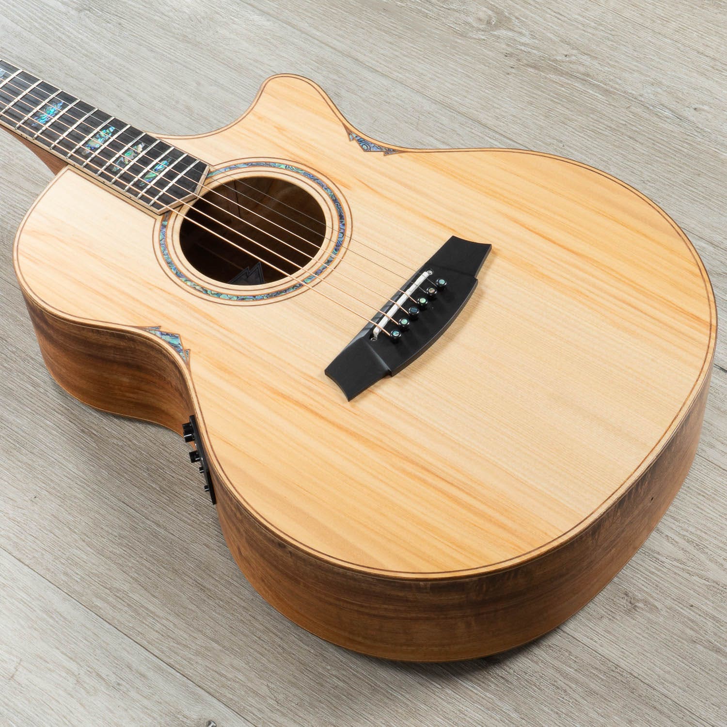 Cole Clark AN Grand Auditorium AN3EC-BB Acoustic-Electric Guitar, Blackwood Back & Sides, Bunya Top