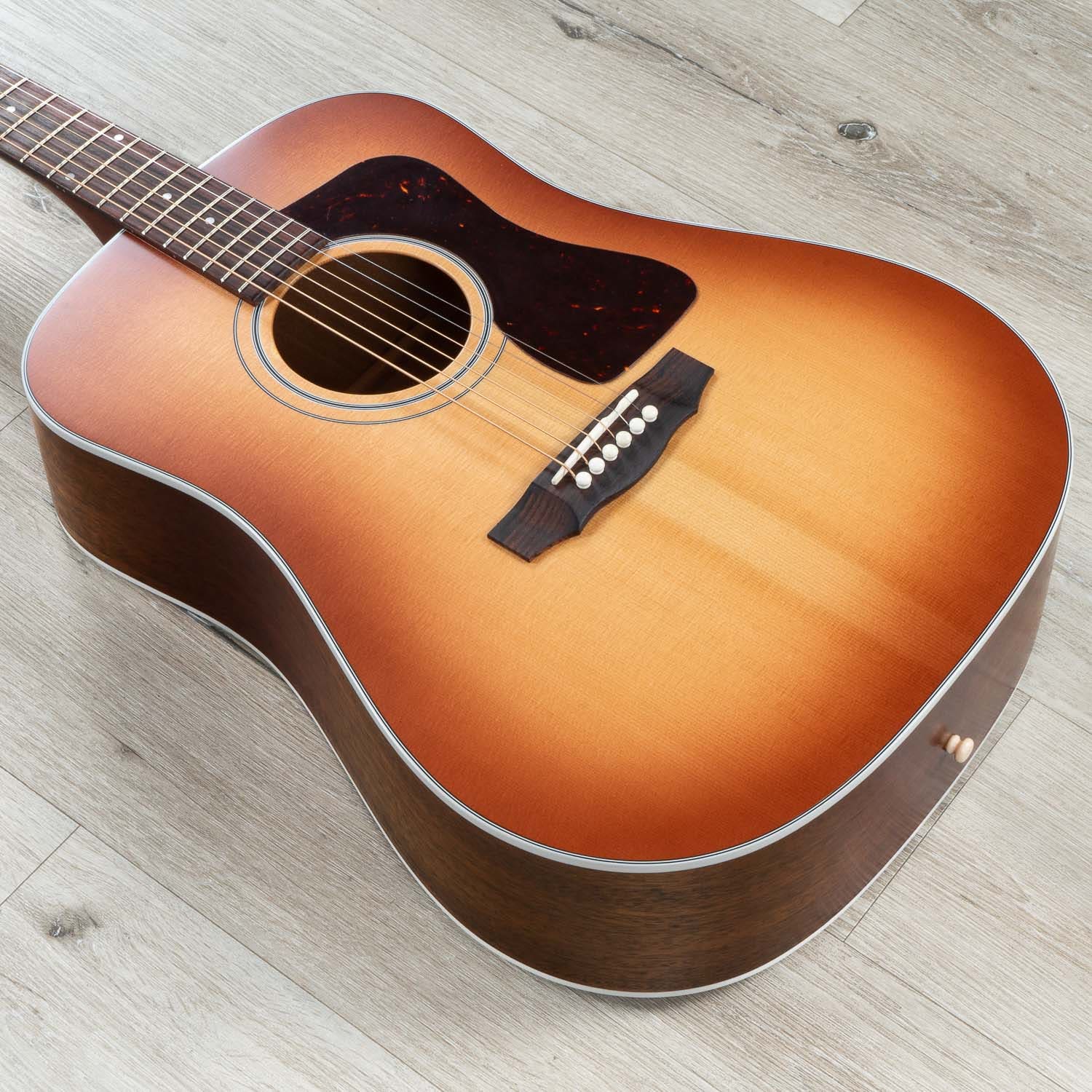 Guild D-40 Standard Dreadnought Acoustic Guitar, Rosewood Fretboard, Pacific Sunset Burst