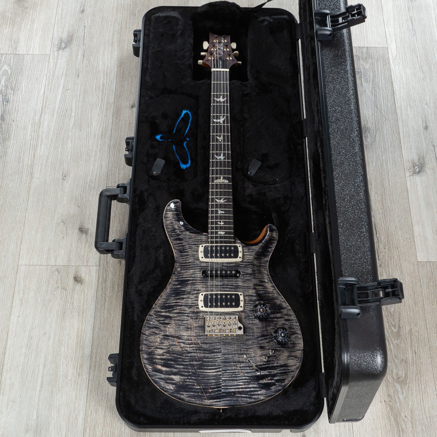 PRS Paul Reed Smith Modern Eagle V Guitar, Rosewood Fretboard, Wing Tuners, Charcoal