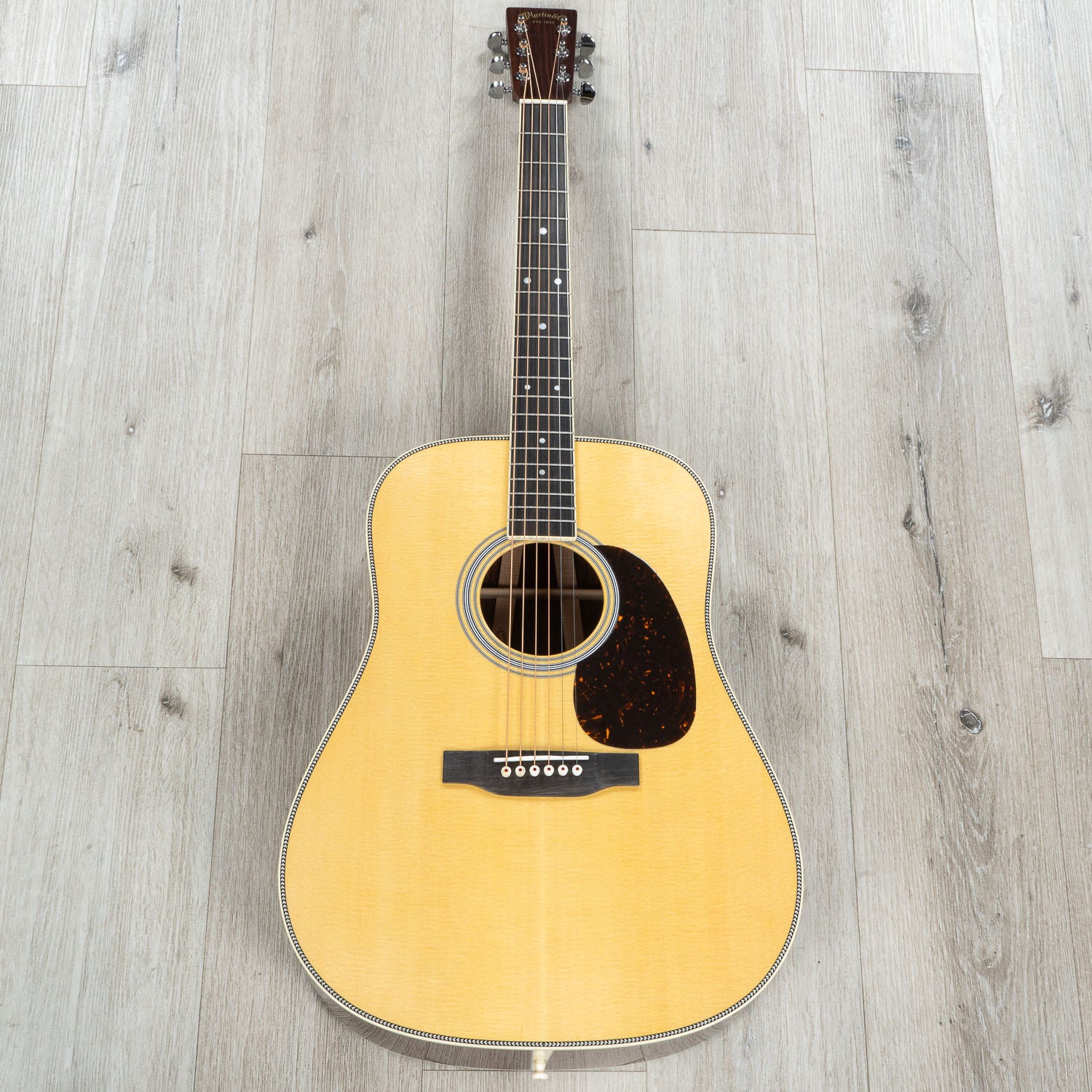 Martin Standard Series HD-35 Dreadnought Acoustic Guitar, Rosewood Back & Sides, Spruce Aging Toner