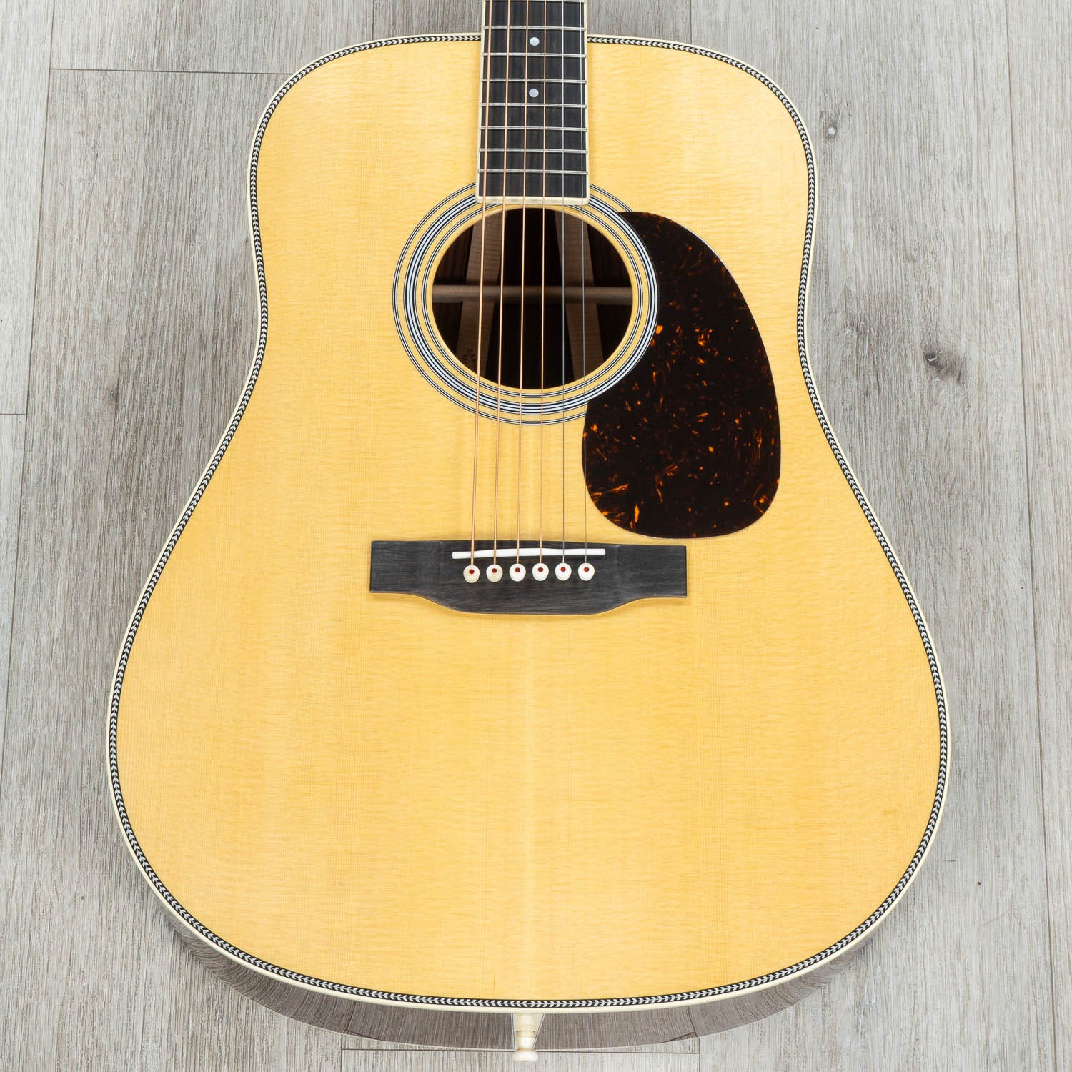 Martin Standard Series HD-35 Dreadnought Acoustic Guitar, Rosewood Back & Sides, Spruce Aging Toner