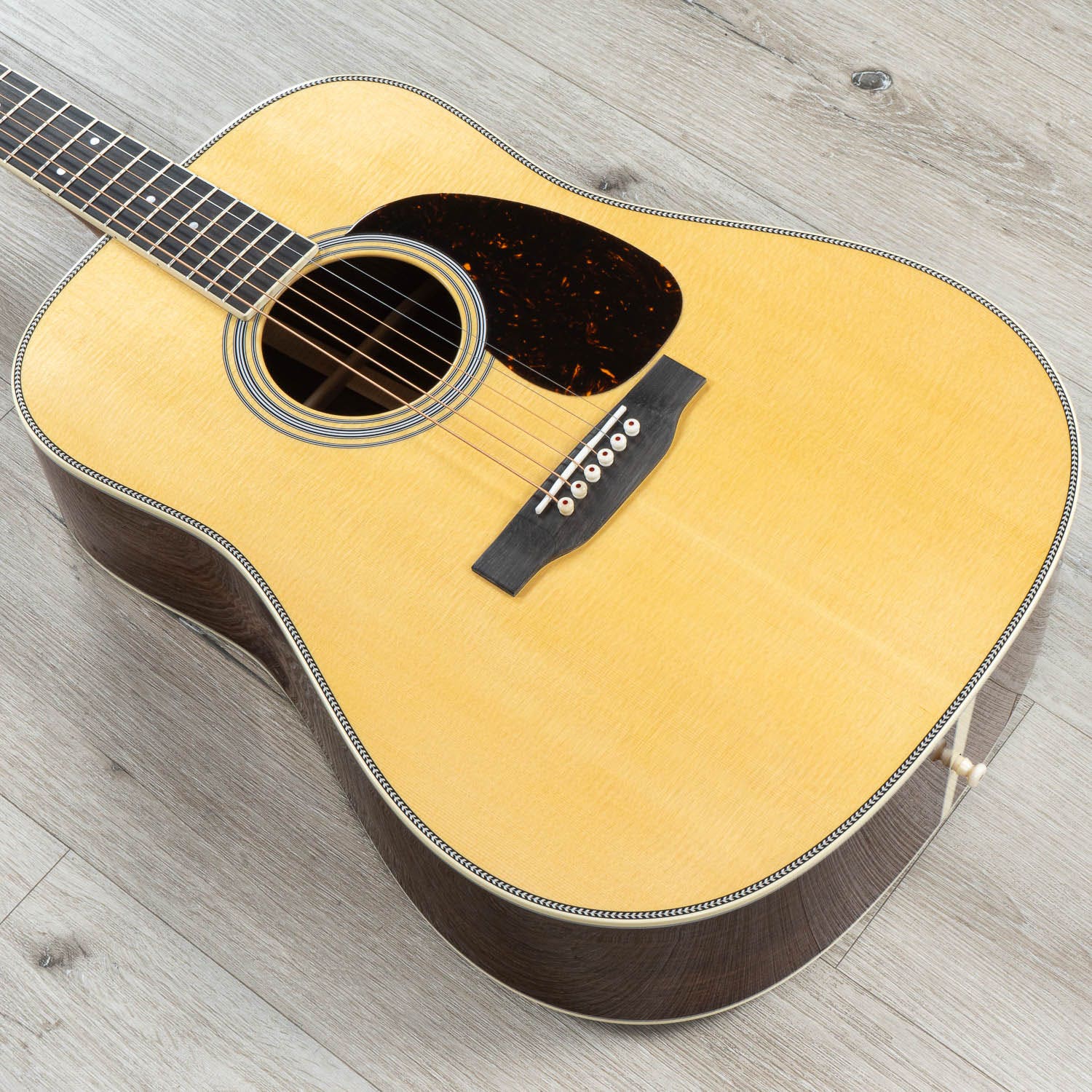 Martin Standard Series HD-35 Dreadnought Acoustic Guitar, Rosewood Back & Sides, Spruce Aging Toner