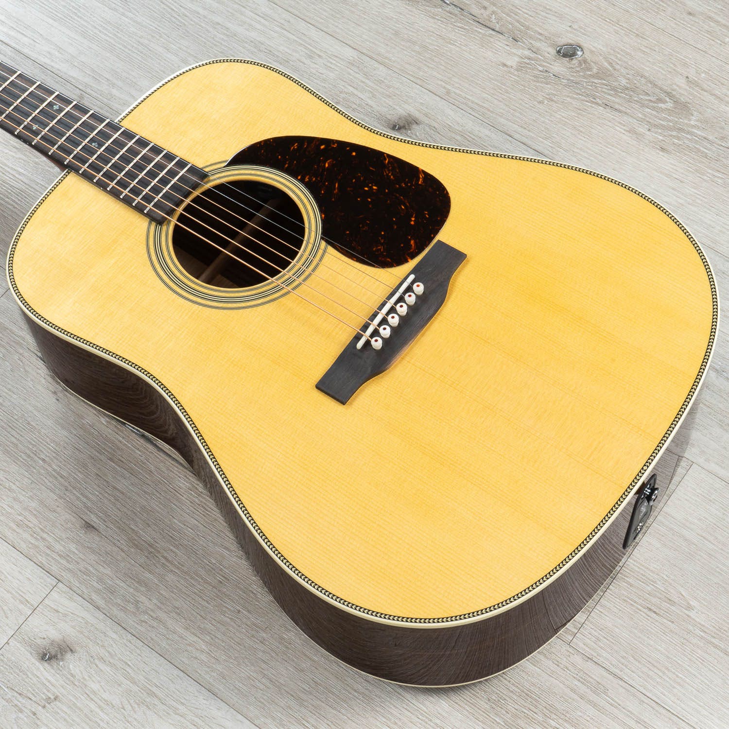 Martin Standard Series HD-28E Dreadnought Acoustic-Electric Guitar, Rosewood Back & Sides, Spruce Aging Toner