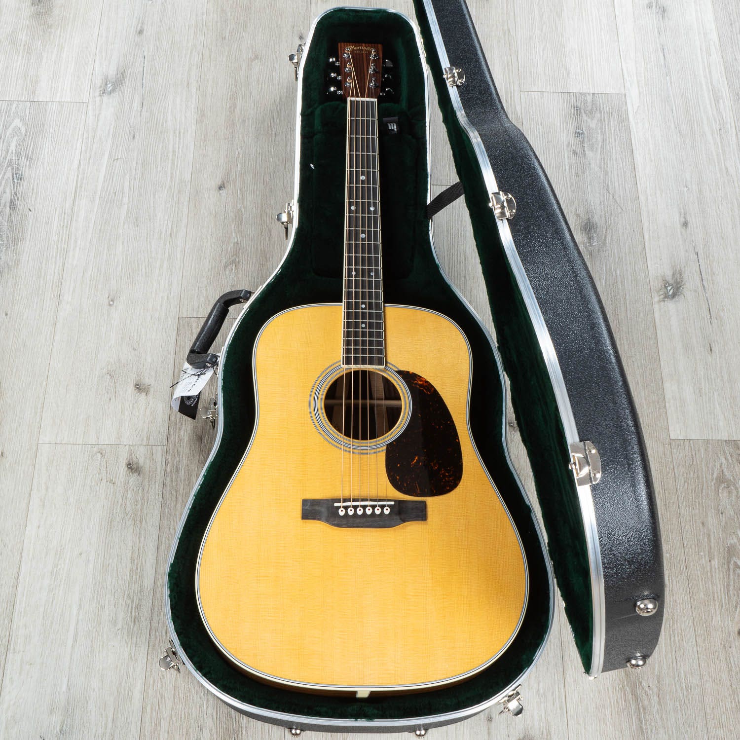 Martin Standard Series D-35 Dreadnought Acoustic Guitar, Rosewood Back & Sides, Spruce Aging Toner