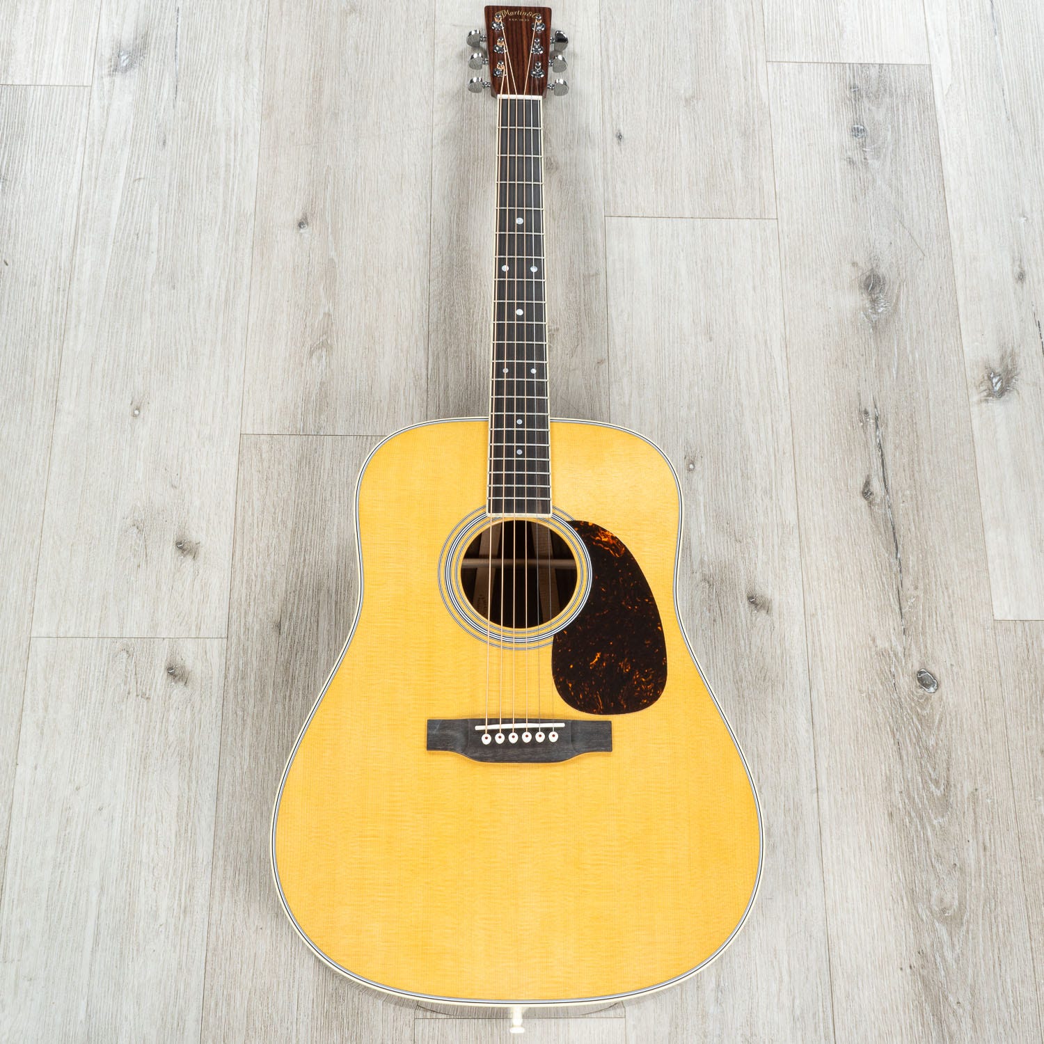 Martin Standard Series D-35 Dreadnought Acoustic Guitar, Rosewood Back & Sides, Spruce Aging Toner