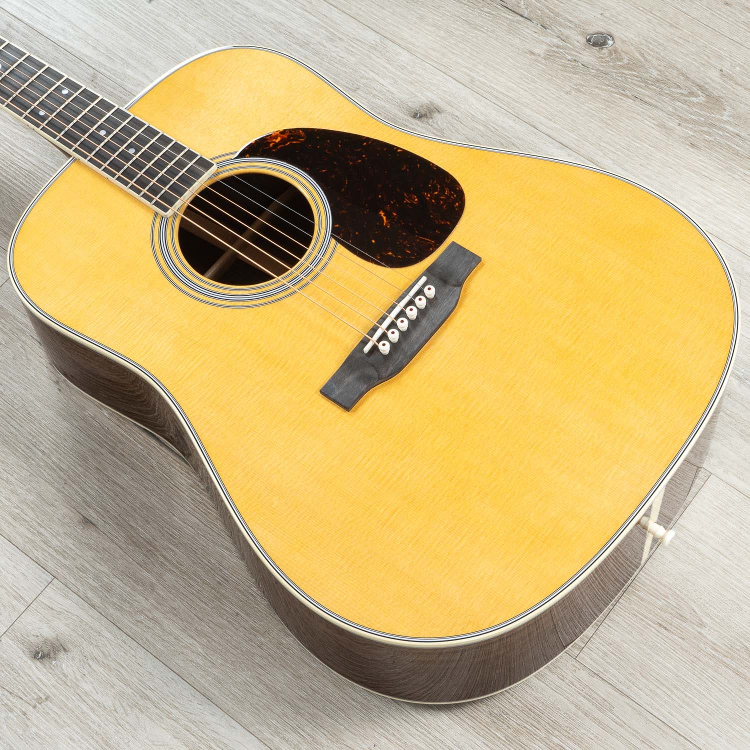 Martin Standard Series D-35 Dreadnought Acoustic Guitar, Rosewood Back & Sides, Spruce Aging Toner