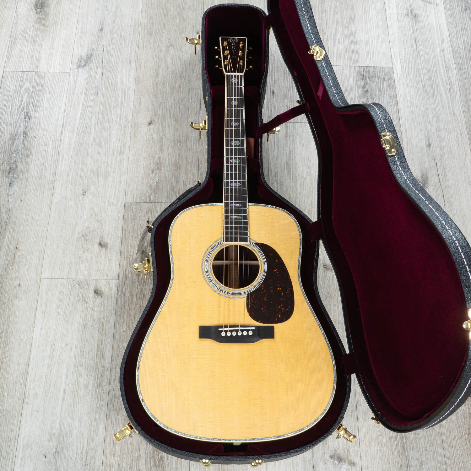 Martin Standard Series D-41 Dreadnought Acoustic Guitar, Rosewood Back & Sides, Spruce Aging Toner