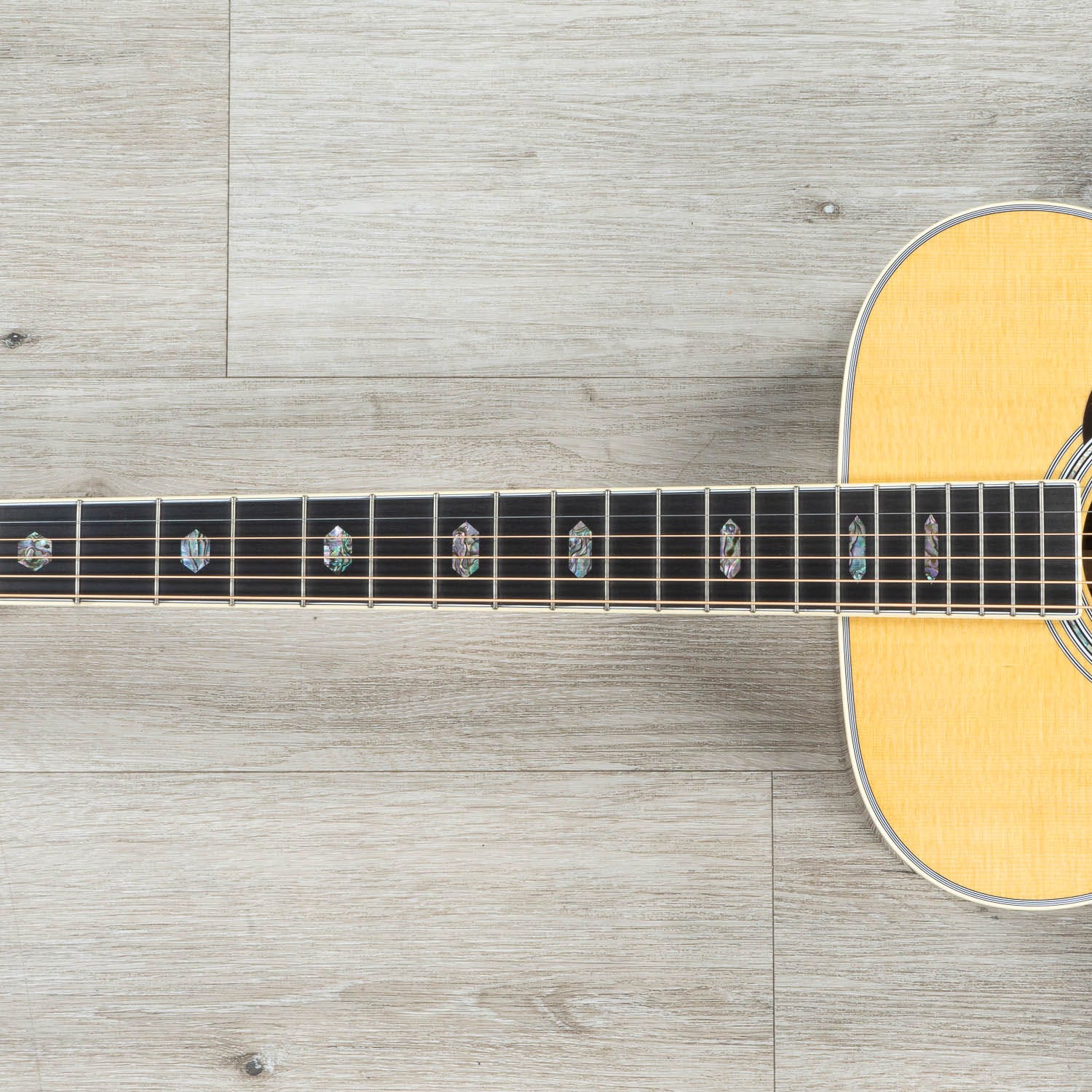 Martin Standard Series J-40 Jumbo Acoustic Guitar, Rosewood Back & Sides, Spruce Aging Toner