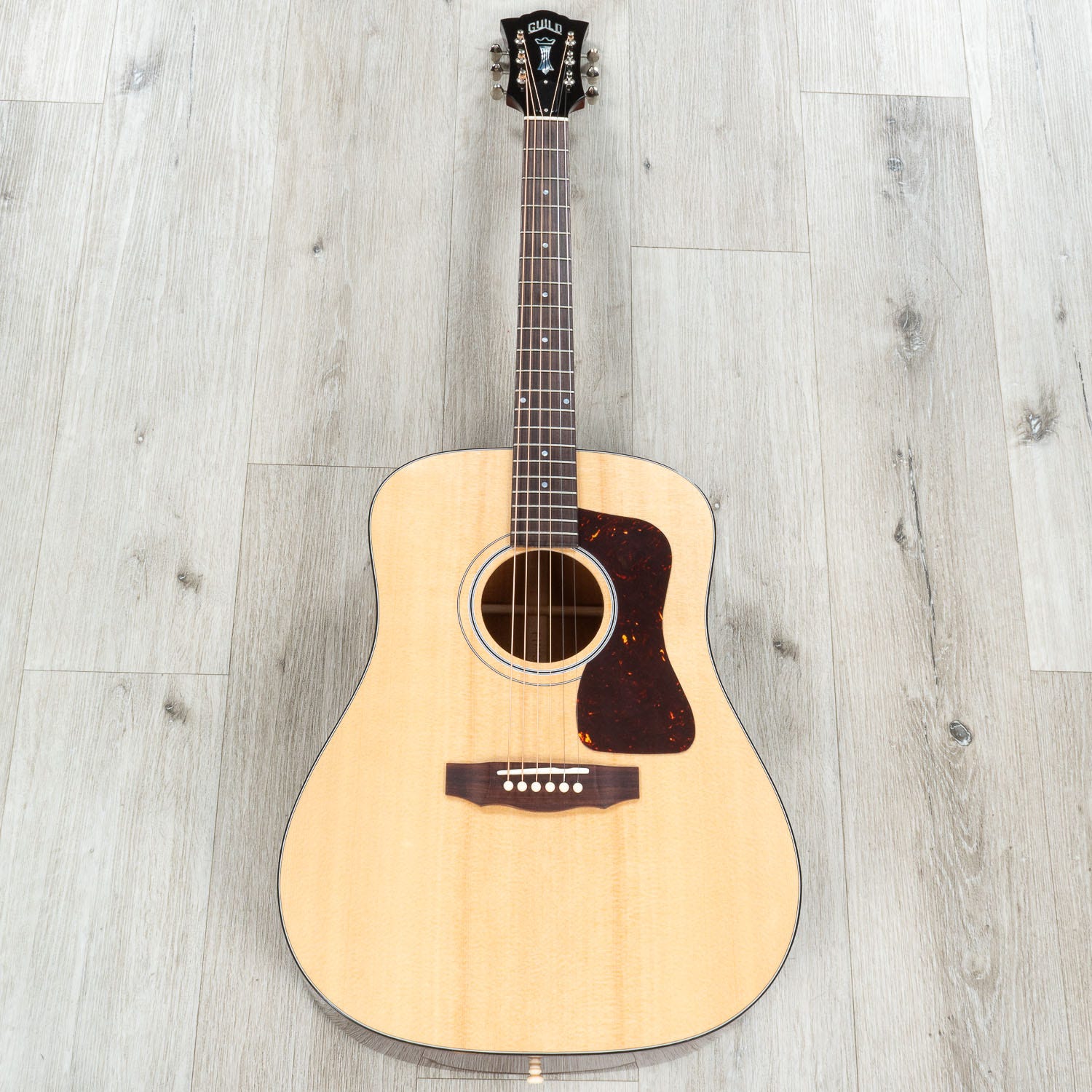 Guild D-40 Traditional Dreadnought Acoustic Guitar, Mahogany Back & Sides, Sitka Spruce Natural