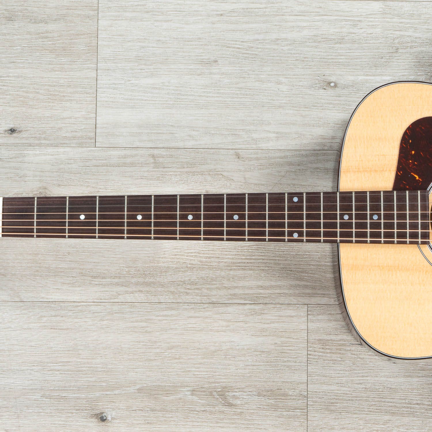 Guild D-40 Traditional Dreadnought Acoustic Guitar, Mahogany Back & Sides, Sitka Spruce Natural