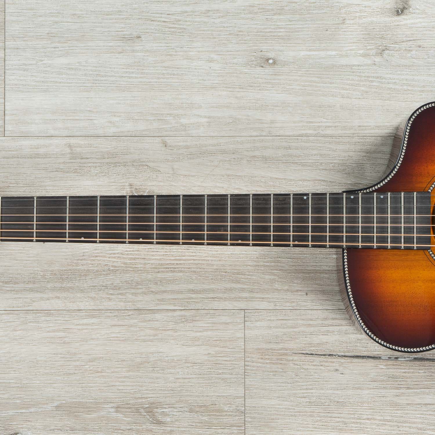 Breedlove Oregon Companion CE Acoustic-Electric Guitar, Myrtlewood Top, Old Fashioned Burst