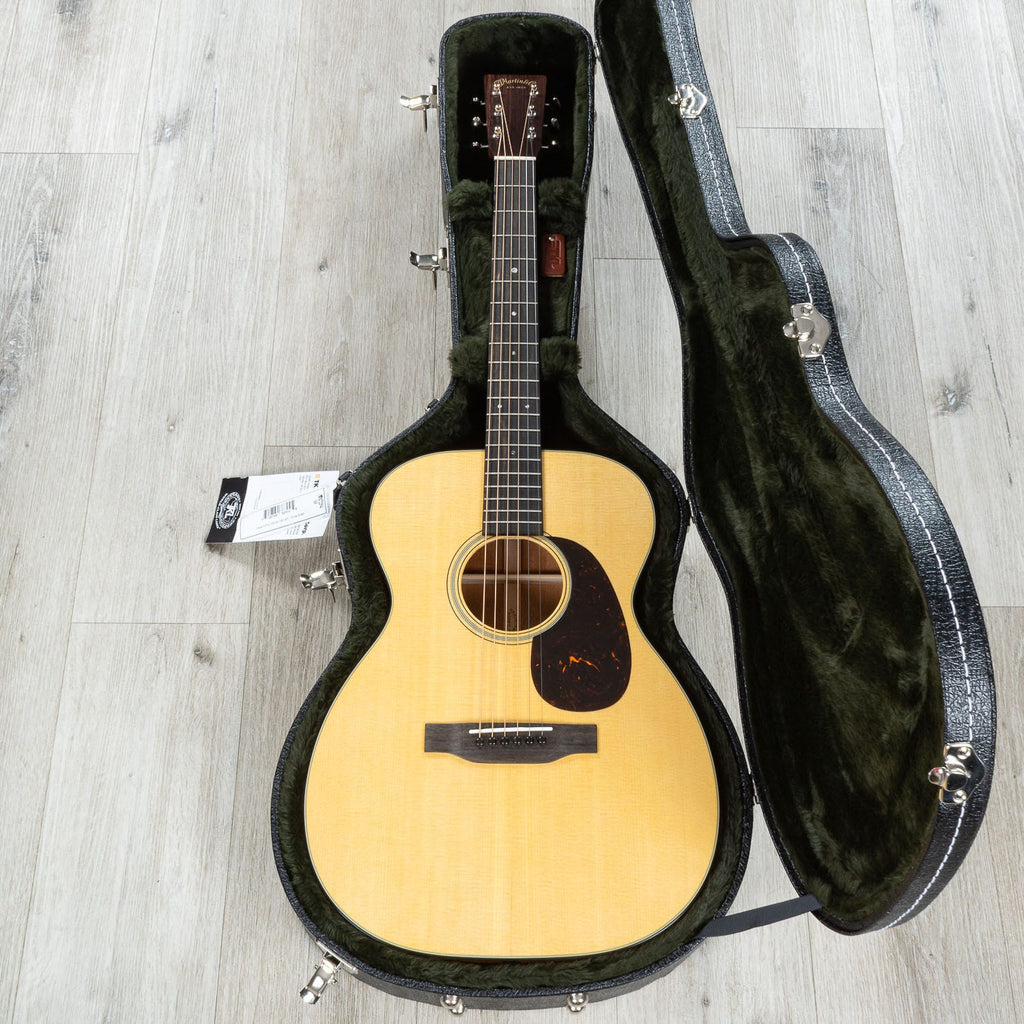 Martin Standard Series 00-18 Grand Concert Acoustic Guitar, Mahogany Back & Side, Spruce Aging Toner