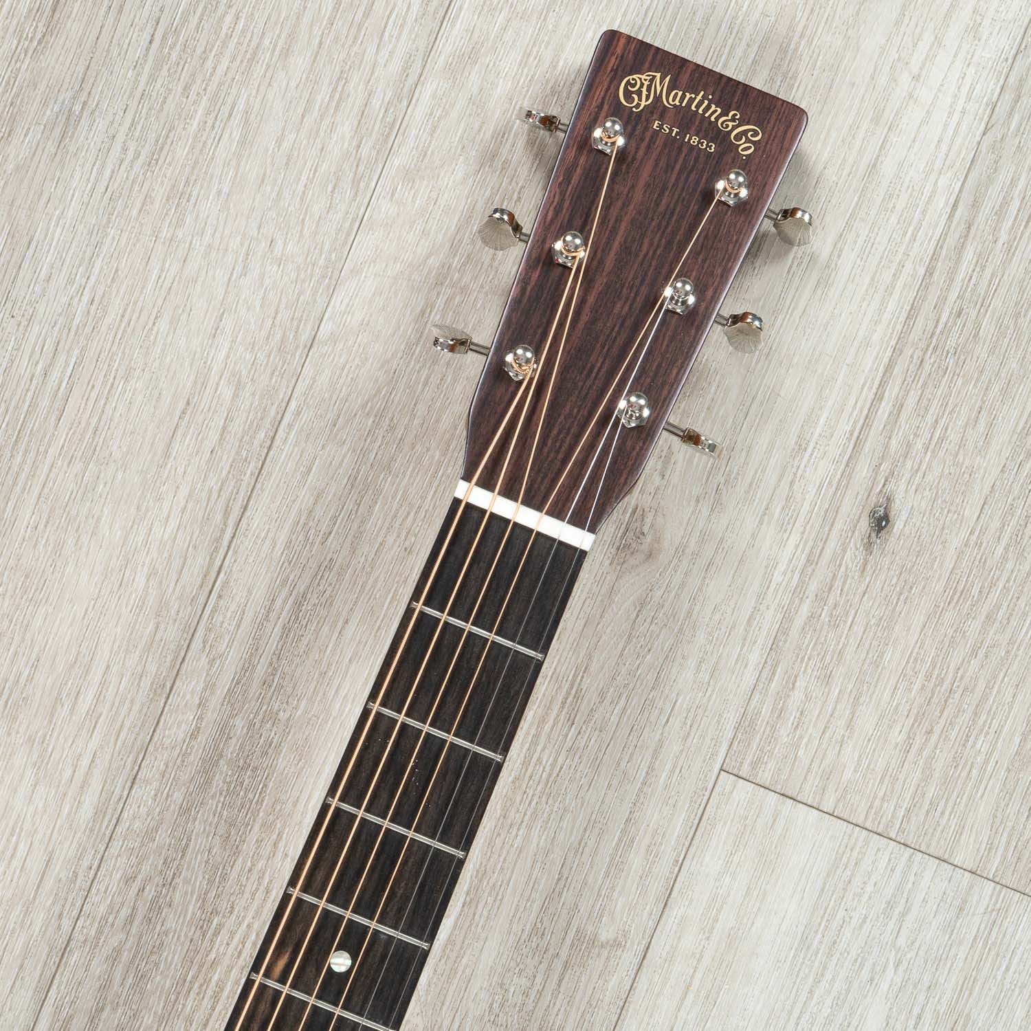 Martin Standard Series 00-18 Grand Concert Acoustic Guitar, Mahogany Back & Side, Spruce Aging Toner