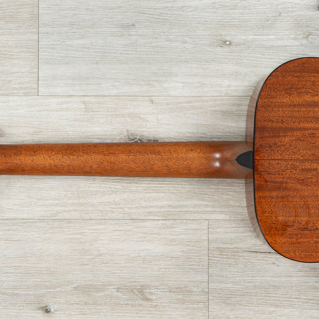 Martin Standard Series 00-18 Grand Concert Acoustic Guitar, Mahogany Back & Side, Spruce Aging Toner