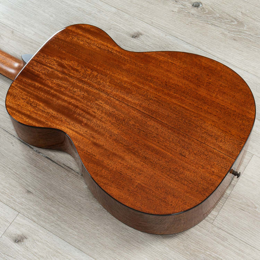 Martin Standard Series 00-18 Grand Concert Acoustic Guitar, Mahogany Back & Side, Spruce Aging Toner