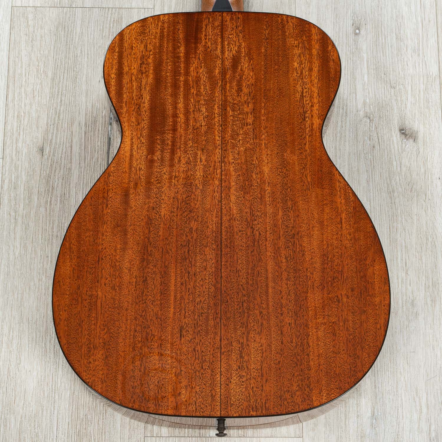 Martin Standard Series 00-18 Grand Concert Acoustic Guitar, Mahogany Back & Side, Spruce Aging Toner