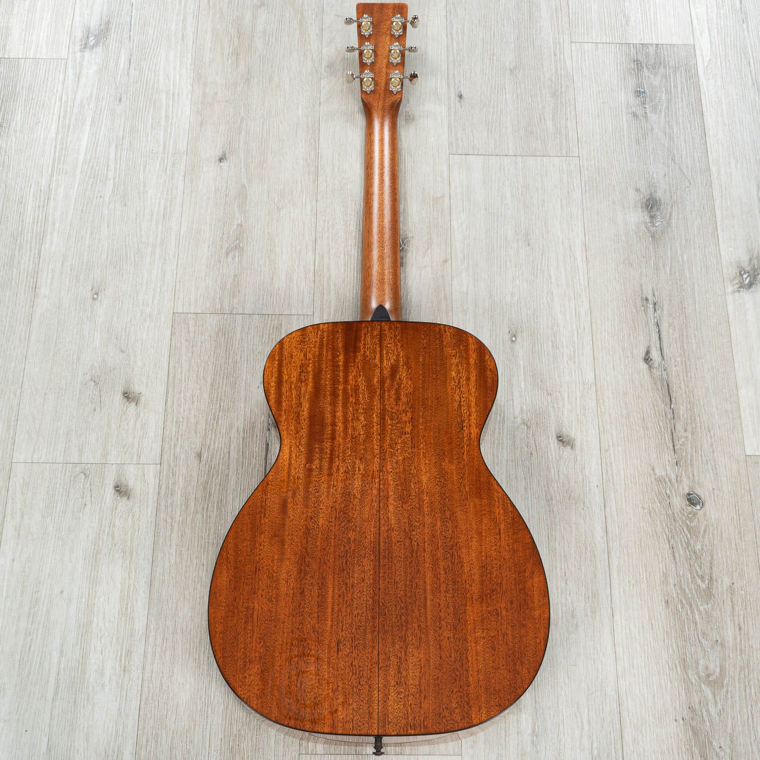 Martin Standard Series 00-18 Grand Concert Acoustic Guitar, Mahogany Back & Side, Spruce Aging Toner