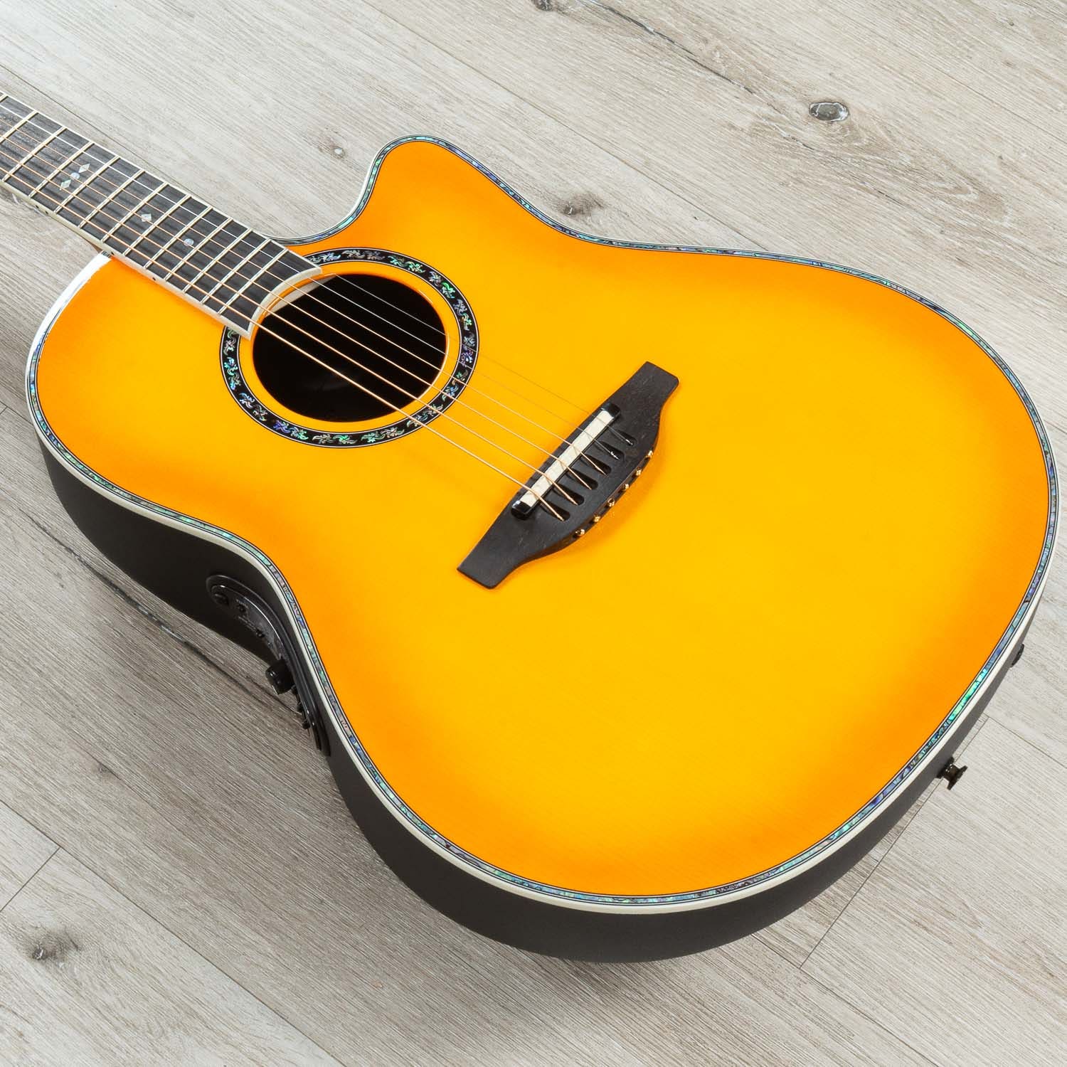 Ovation Pro Series 2762BL-HB-G Deep Contour Acoustic-Electric Guitar, Solid AAA Spruce, Honey Burst