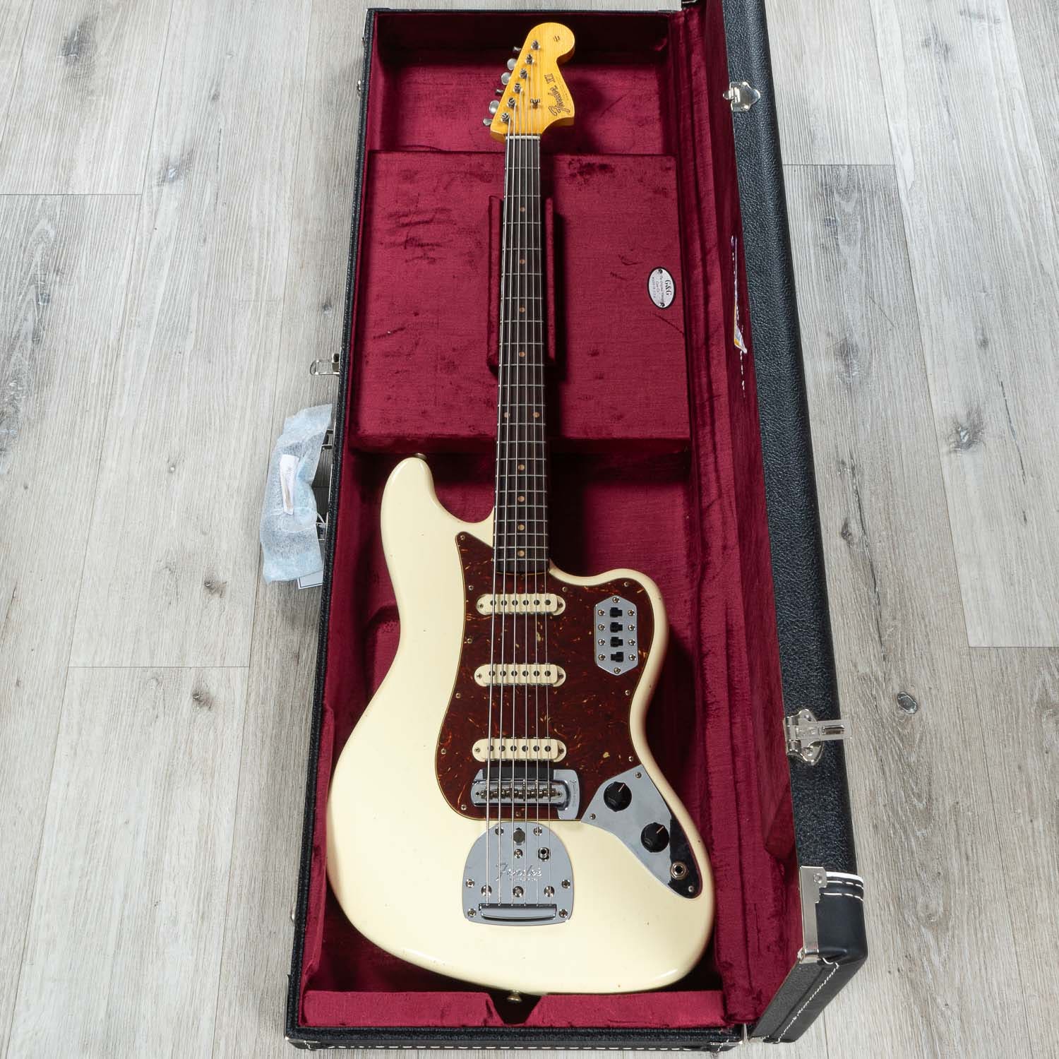 Fender Custom Shop Bass VI Journeyman Relic Guitar, Rosewood Fretboard, Vintage White