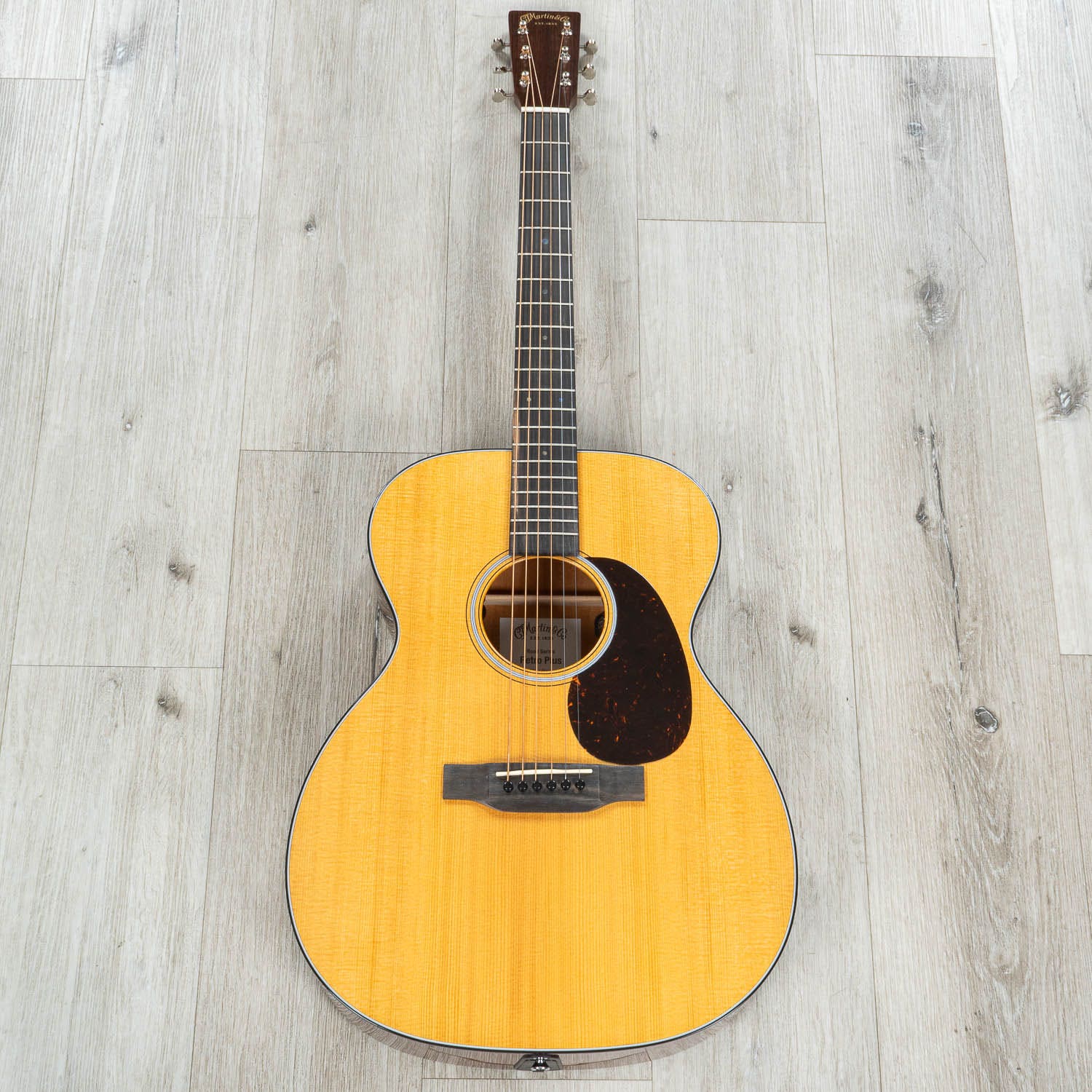 Martin Road Series 000E Retro Plus Mahogany Acoustic-Electric Guitar, Torrefied Spruce Aging Toner