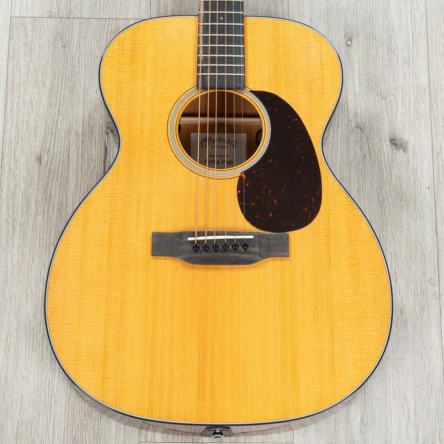 Martin Road Series 000E Retro Plus Mahogany Acoustic-Electric Guitar, Torrefied Spruce Aging Toner
