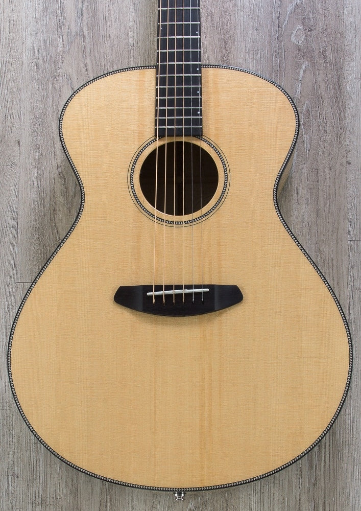 Breedlove Oregon Concerto E Acoustic-Electric Guitar, Myrtlewood, Hard Case - Natural Gloss (Open Box)