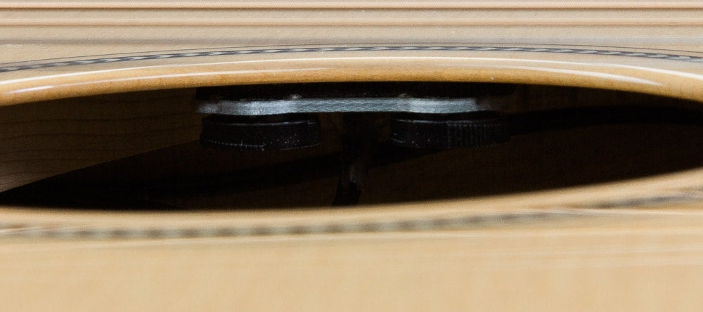 Breedlove Oregon Concerto E Acoustic-Electric Guitar, Myrtlewood, Hard Case - Natural Gloss (Open Box)