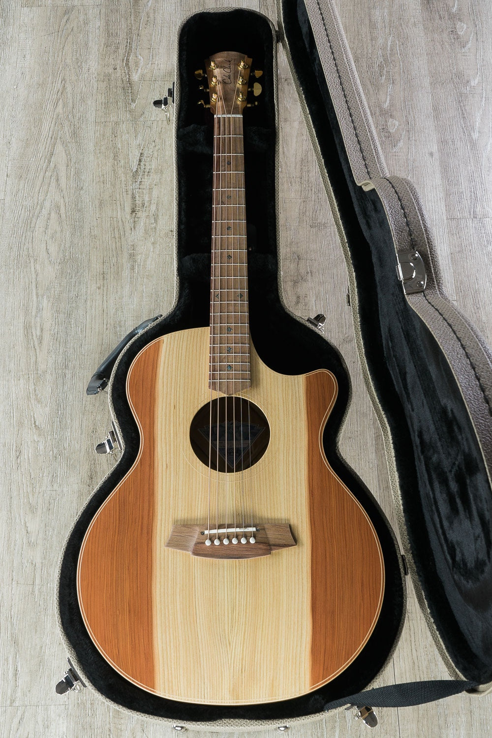 Cole Clark Angel 2 Series Auditorium AN2EC-RDBL Acoustic-Electric Guitar, Redwood Top (E-STOCK)