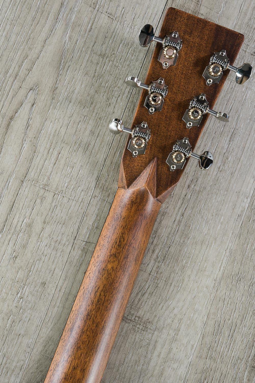 Martin OMC-28E (2018) Acoustic-Electric Guitar, LR Baggs Anthem Electronics, Hard Case - Natural
