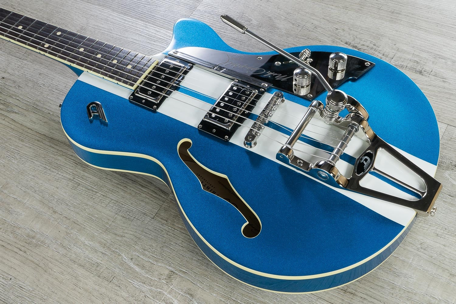 Duesenberg Guitars Starplayer TV Alliance Mike Campbell Electric Guitar, Blue & White