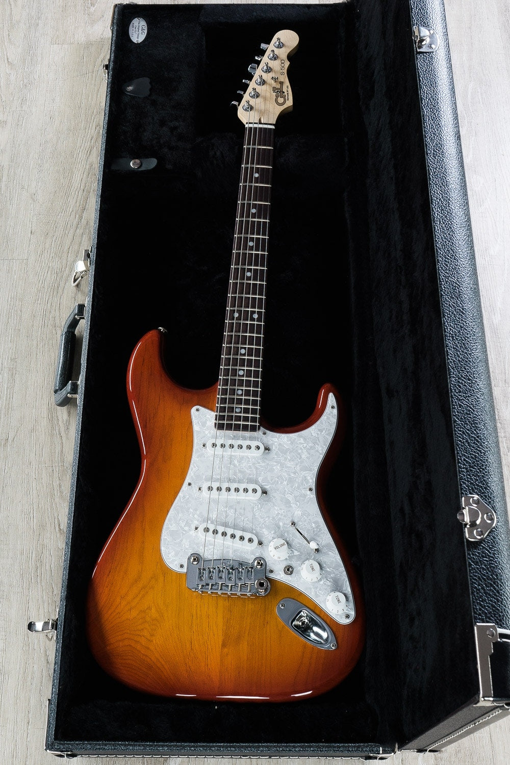 G&L USA S-500 Electric Guitar, Rosewood Fingerboard, Hard Case - Cherryburst