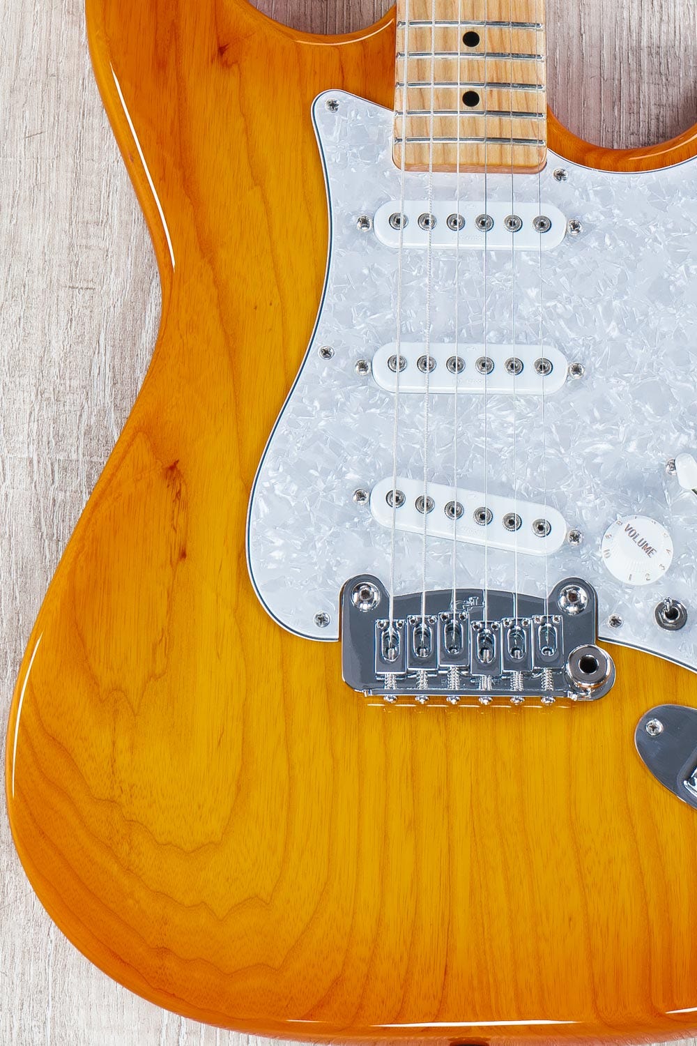G&L Guitars Fullerton Deluxe S-500 Electric Guitar, Maple Fingerboard, Honeyburst