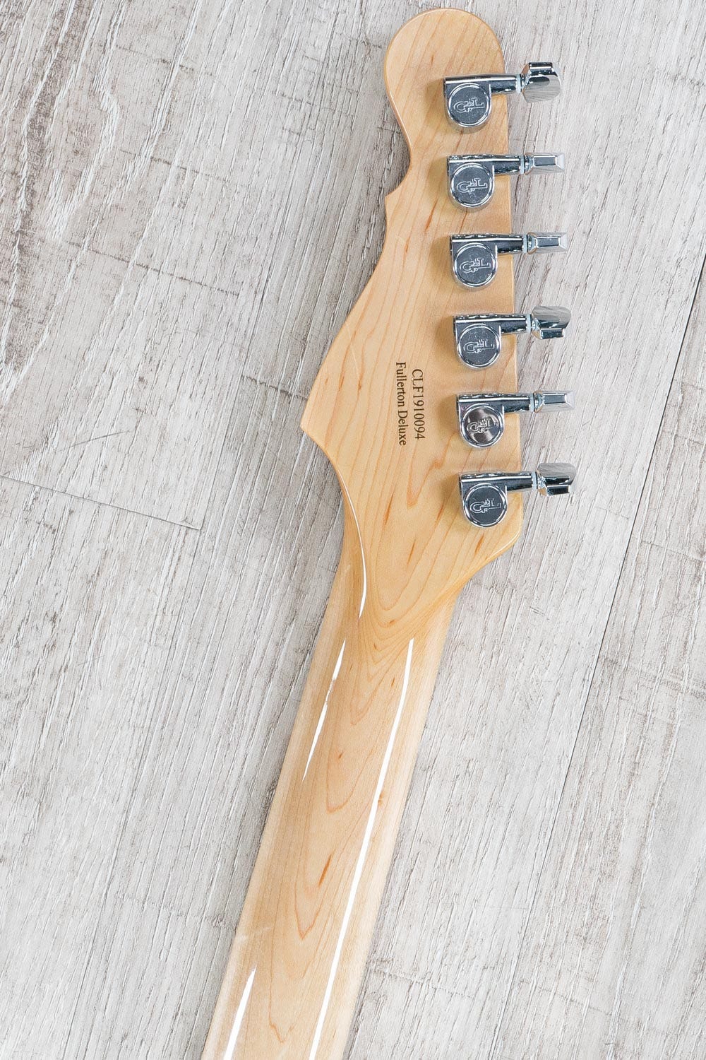G&L Guitars Fullerton Deluxe S-500 Electric Guitar, Maple Fingerboard, Honeyburst