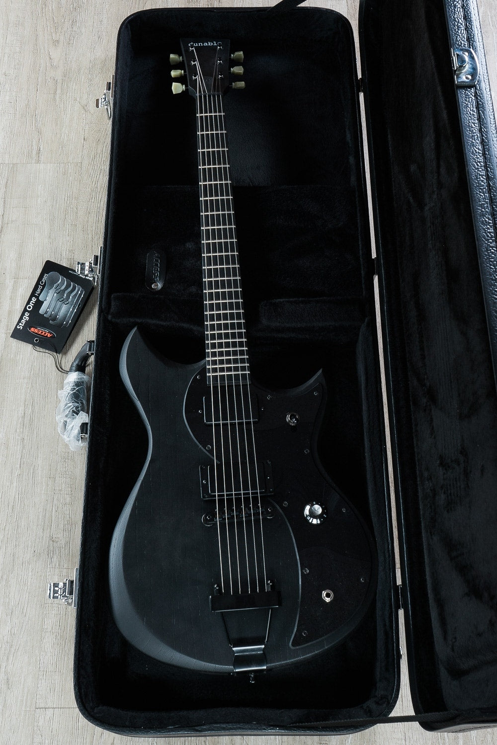Dunable Guitars Cyclops Electric Guitar, Maple Fingerboard, Hard Case - Matte Black