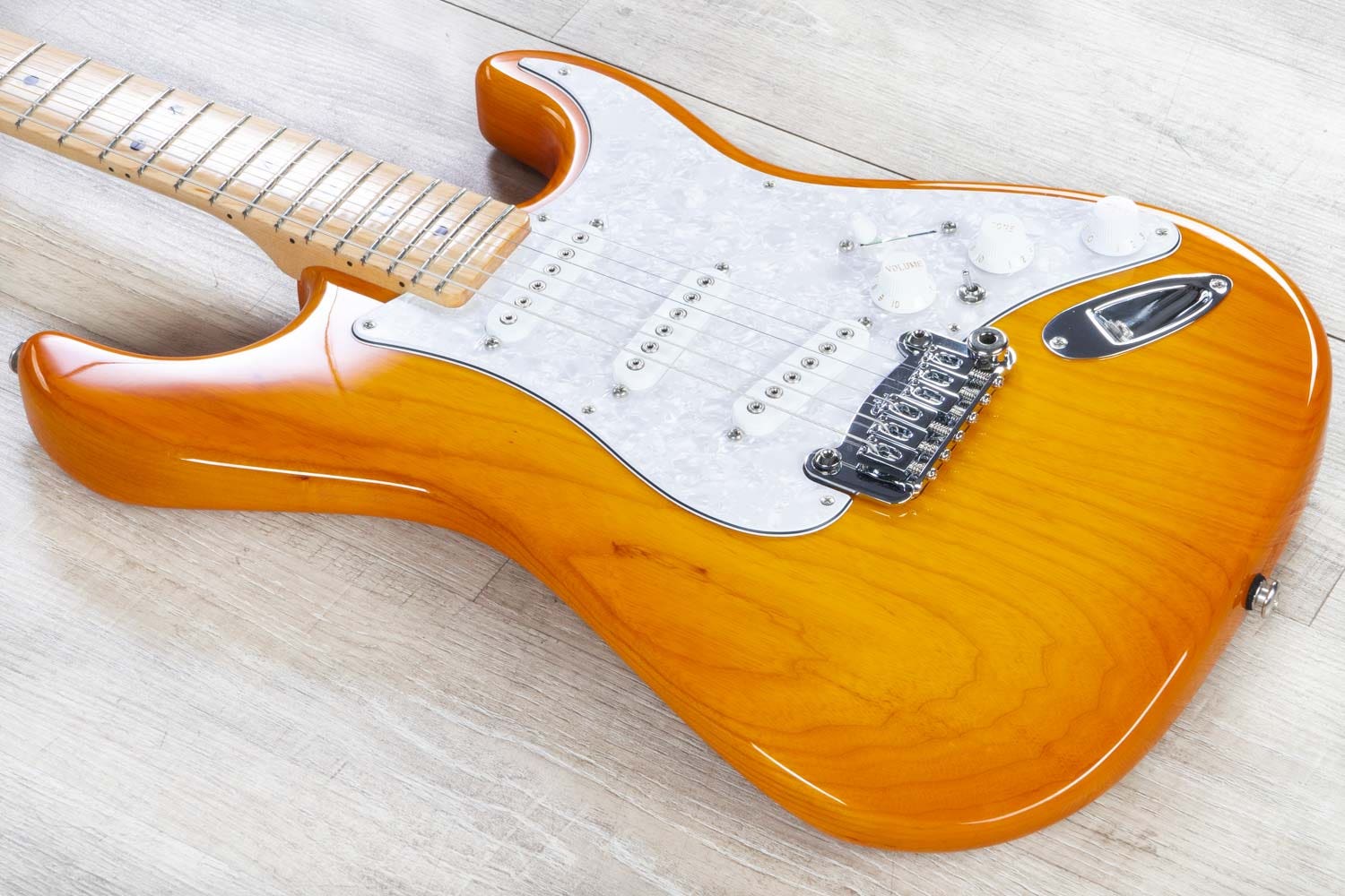 G&L Guitars Fullerton Deluxe S-500 Electric Guitar, Maple Fingerboard, Honeyburst