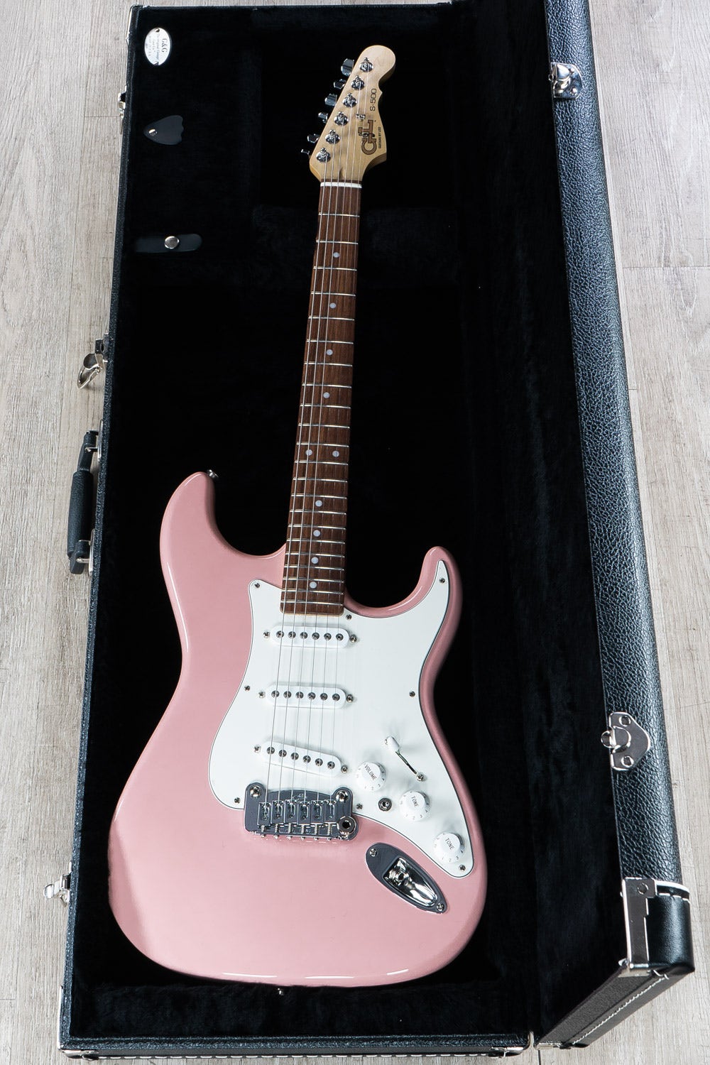 G&L USA S-500 Electric Guitar, Caribbean Rosewood Fingerboard, Hard Case - Shell Pink